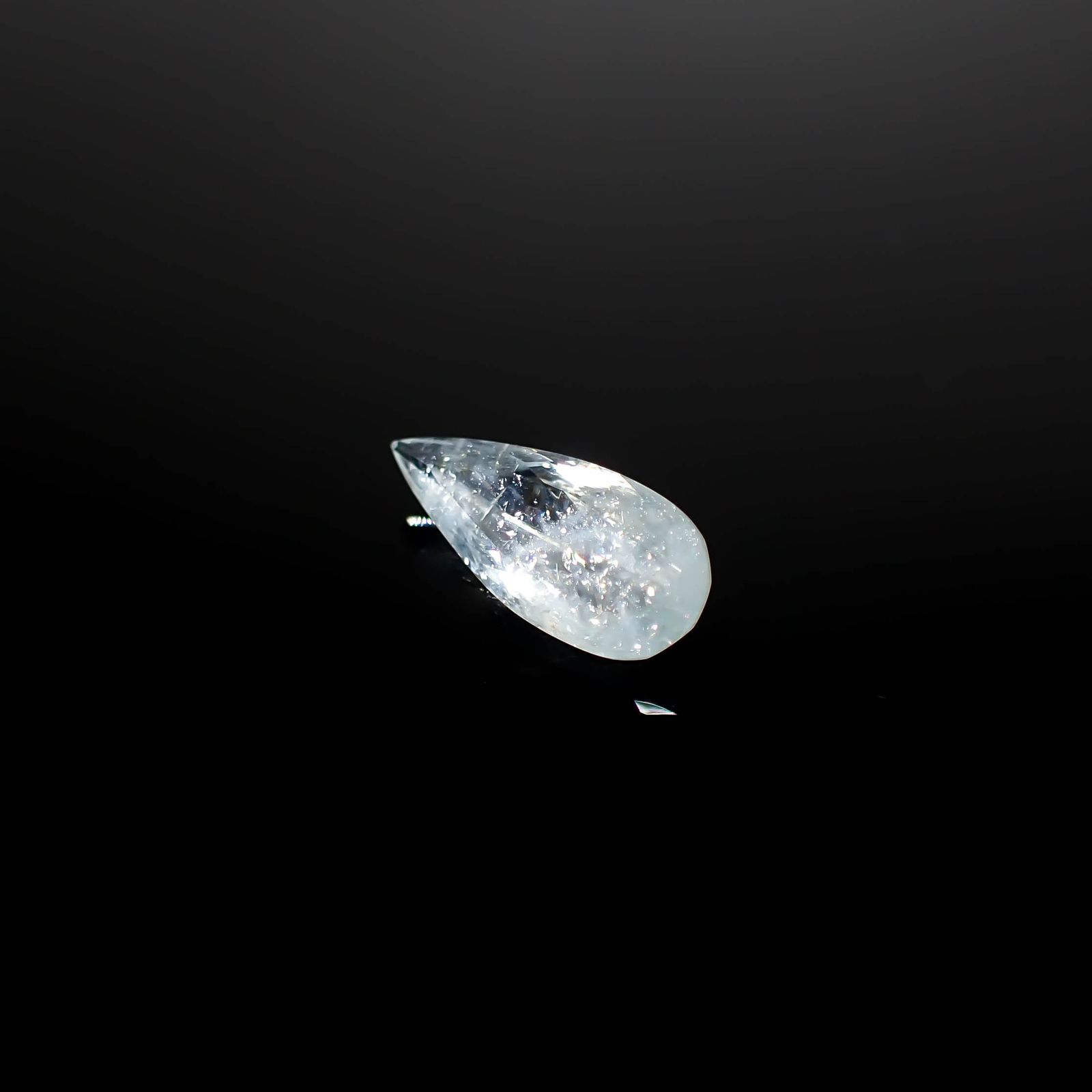イリデッセンスアクアマリン ブラジル産 1.61ct [250730834]14.5x6.1mm前後