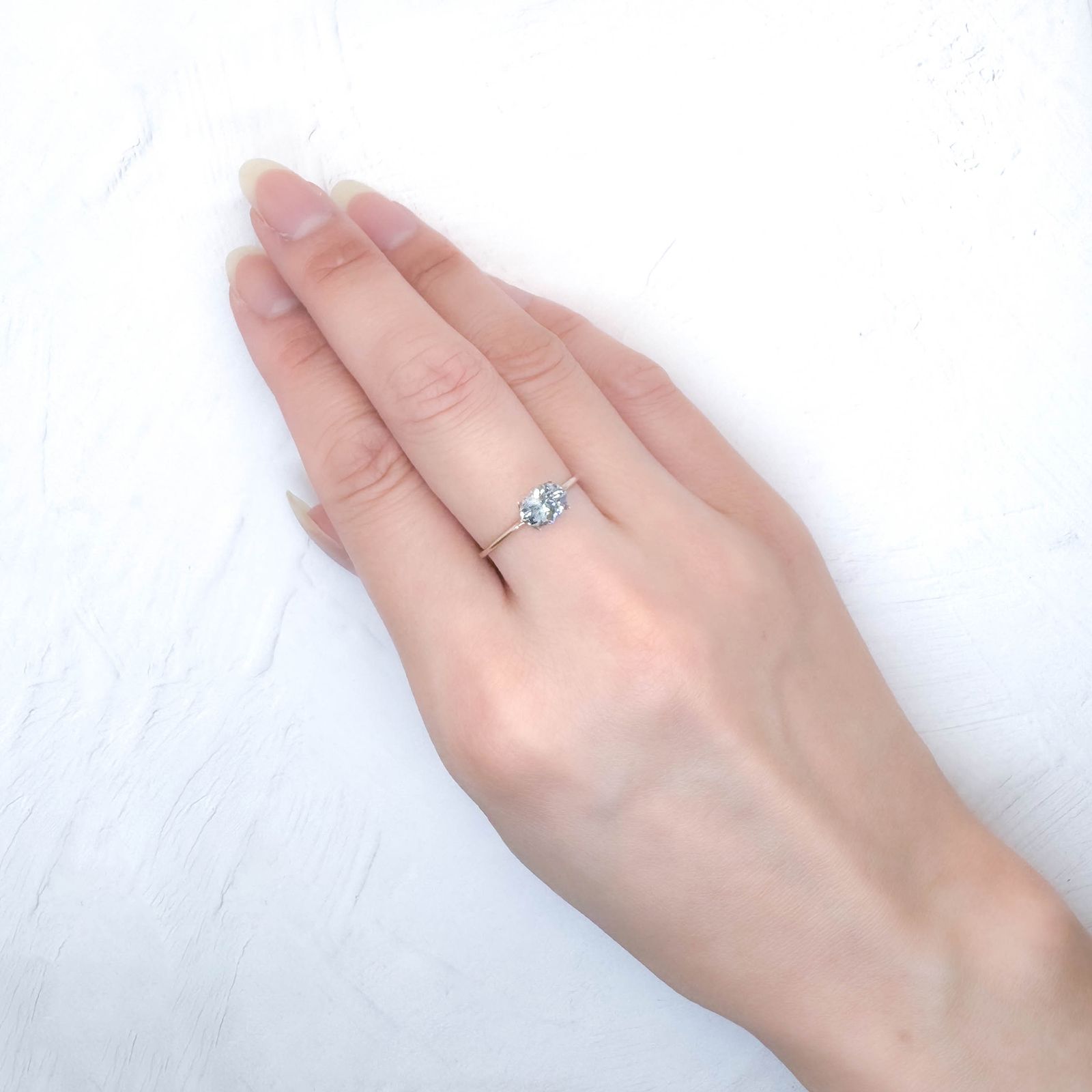 ◇カスタムカット◇アイスラベンダーゾイサイト 非加熱 タンザニア産 0.87ct / 7.3x5.7mm前後 [251031219]