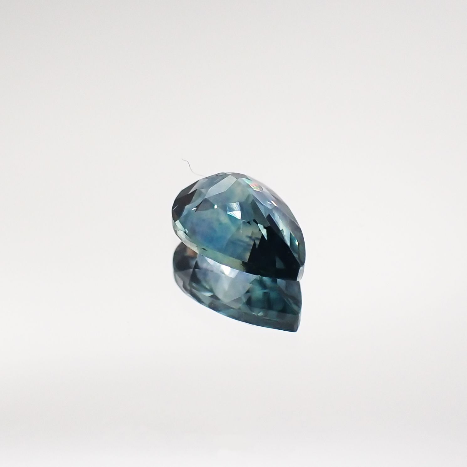 モンタナサファイア アメリカ産 ルース 0.55ct[210711634]6.1×4.1mm前後