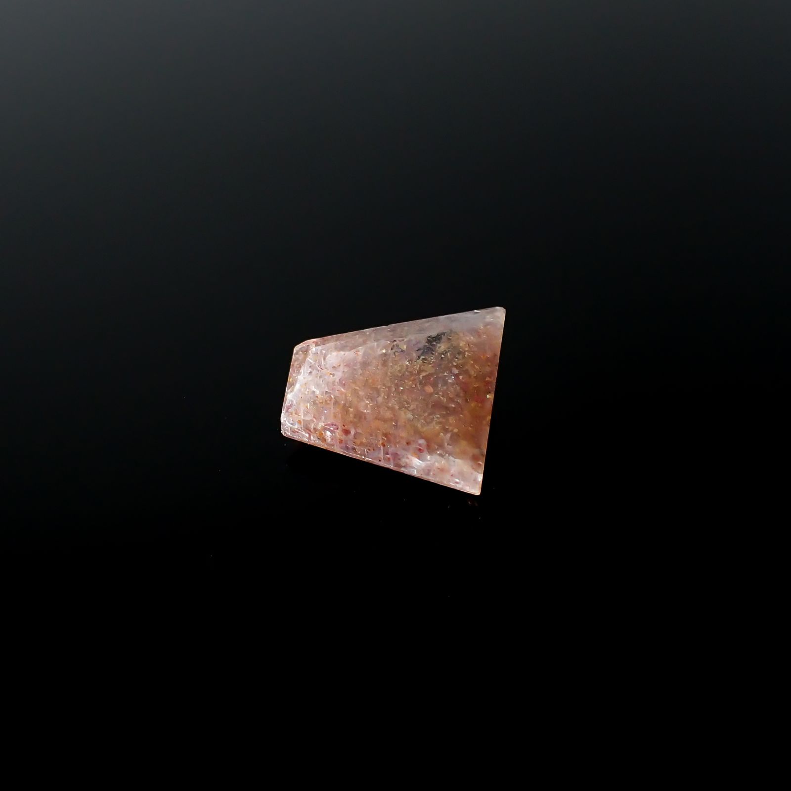 ◇カスタムカット◇ブラッドショットアイオライト インド産 2.63ct[240125391]10.8x10.6mm前後