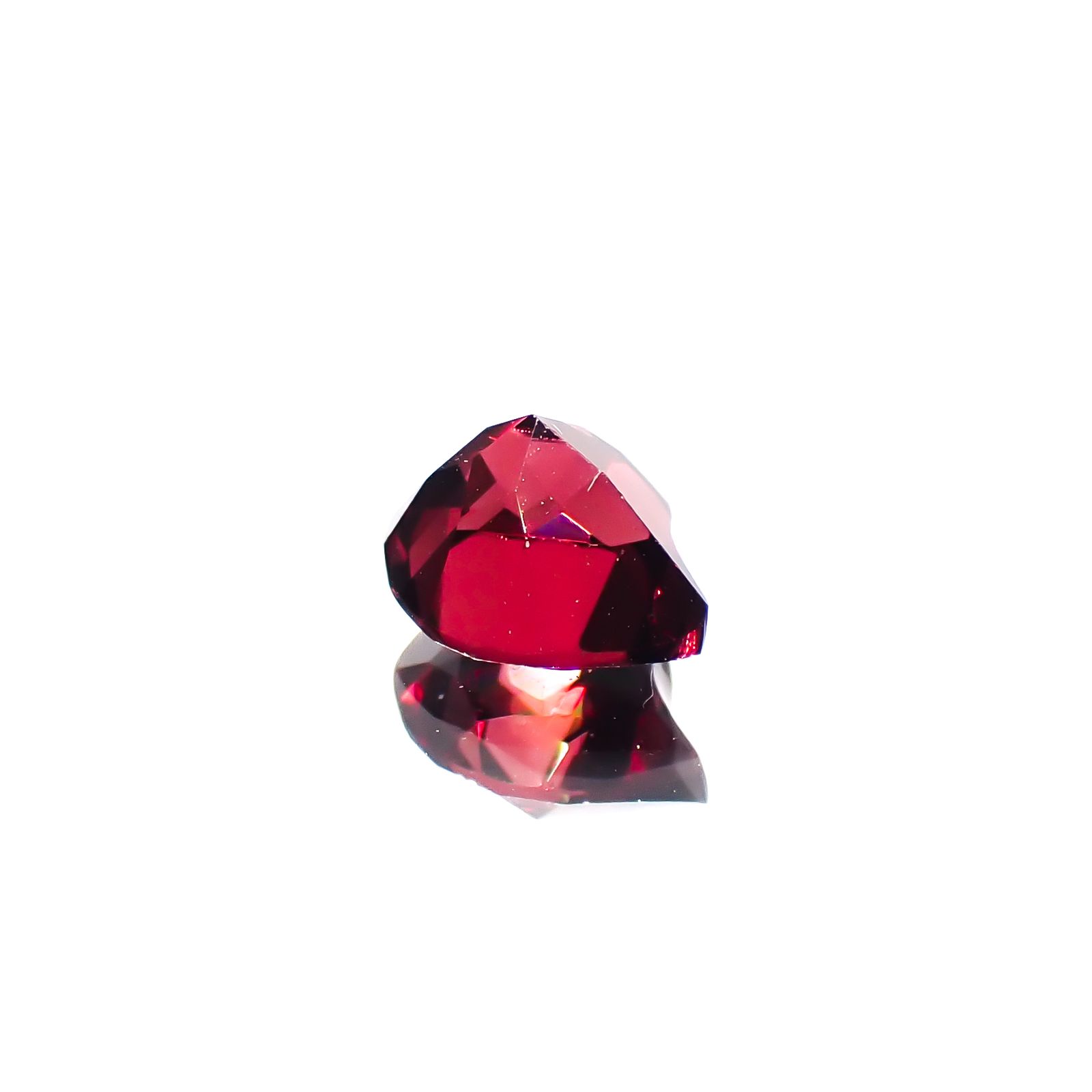 ◇カスタムカット◇パイロープアルマンディンガーネット モザンビーク産 0.81ct[240928954]6.1x5.1mm前後