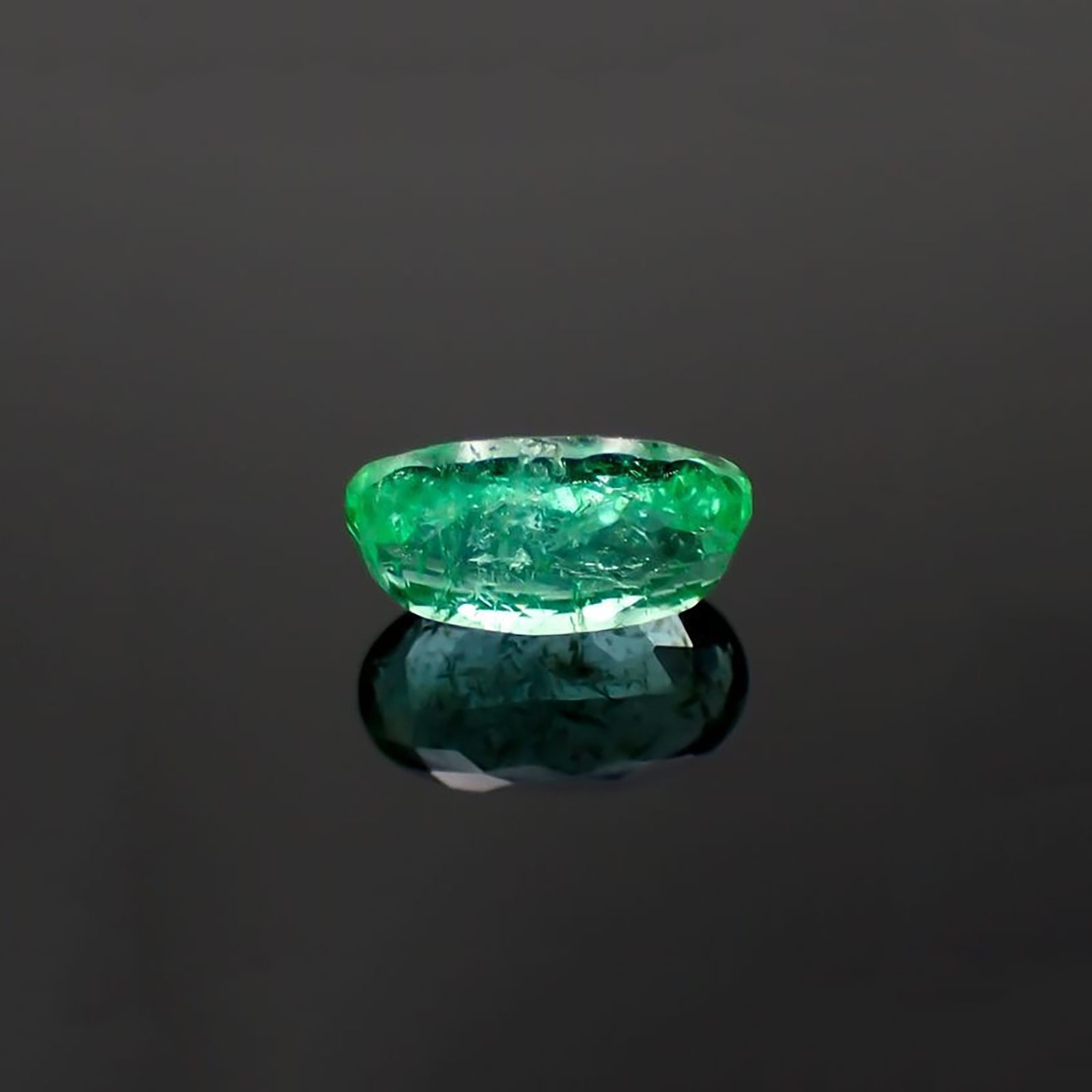 パライバトルマリン(宝石名トルマリン/別名パライバ・トルマリン)ブラジル産 ソ付(宝貴協) 0.675ct / 6.9x4mm前後 [260318784]