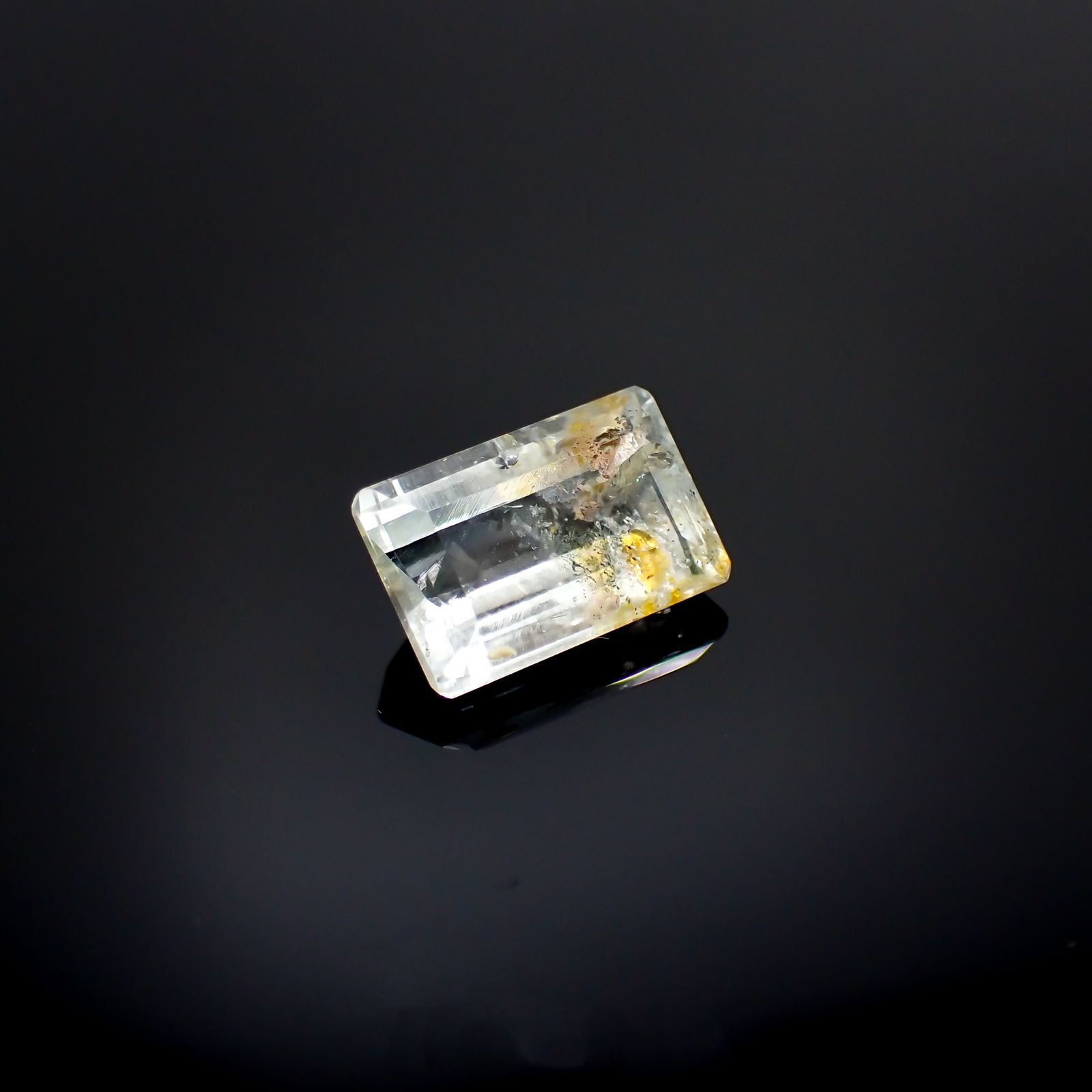 オーロラアクアマリン(宝石名アクアマリン) ブラジル産 3.88ct 識別済[210812718]11.6×7.7mm前後