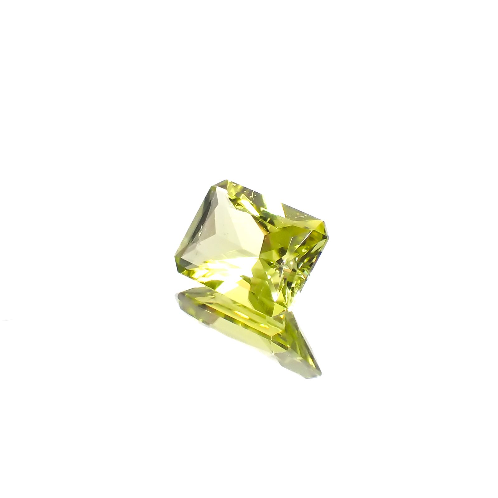 カナリートルマリン ザンビア・カナリー鉱山産 0.85ct[240527564]7x5mm前後