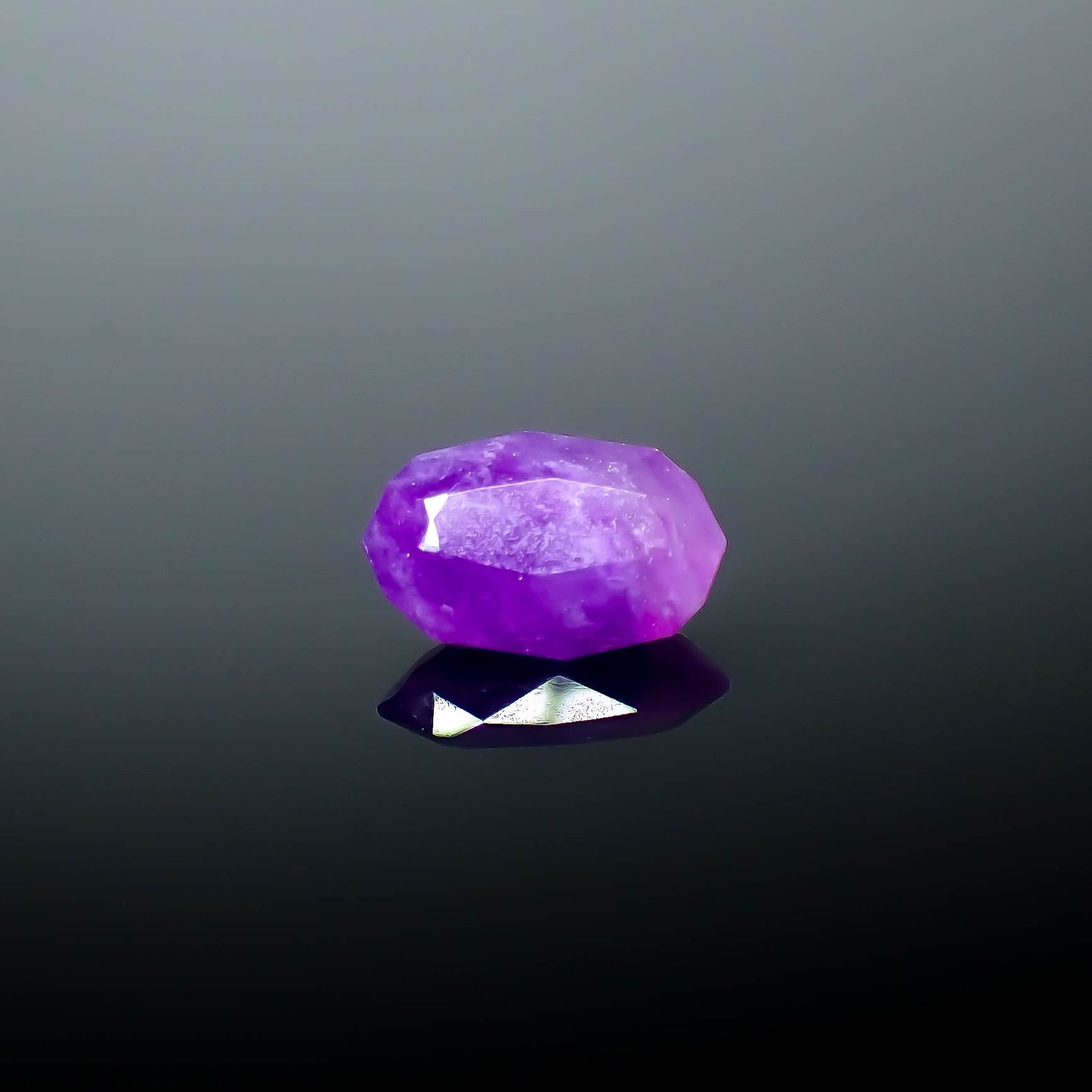 ◇カスタムカット◇スギライト 南アフリカ産 0.95ct / 8.5x5.6mm前後 [250931014]