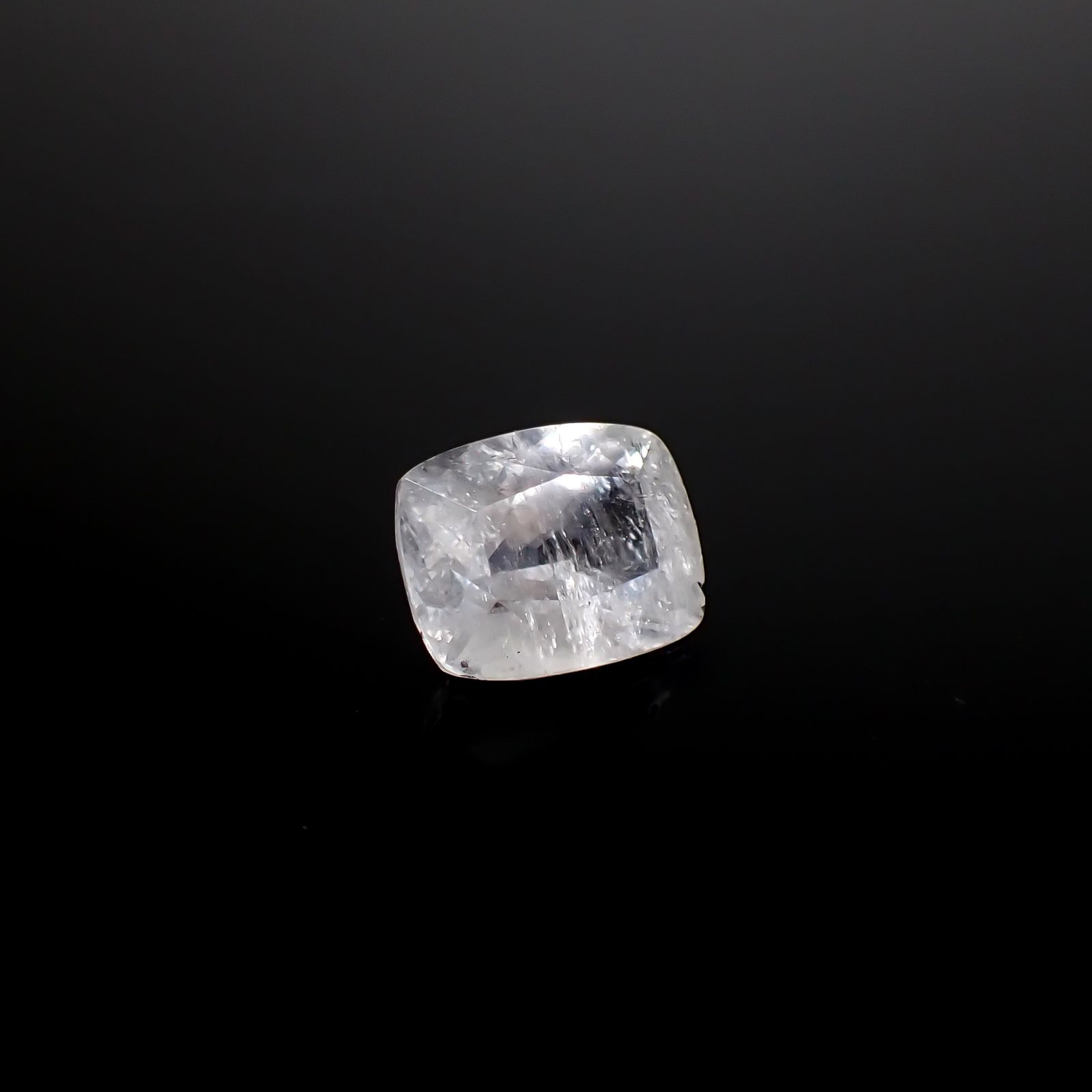 マグネサイト(宝石名マグネサイト)カナダ産 2.268ct ソ付(日独)[250129779]9.2x7.15mm前後