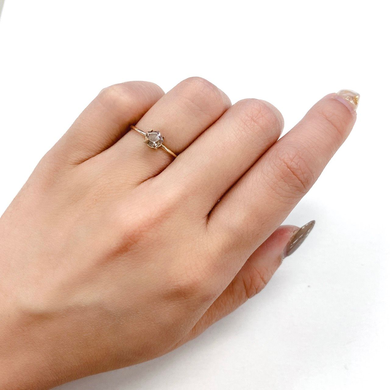 ◇ペンタゴンカット◇アメトリンSA(宝石名バイカラー・クォーツ/別名アメトリン) ボリビア産 0.45ct 識別済[210611045]5.1×5.3mm前後