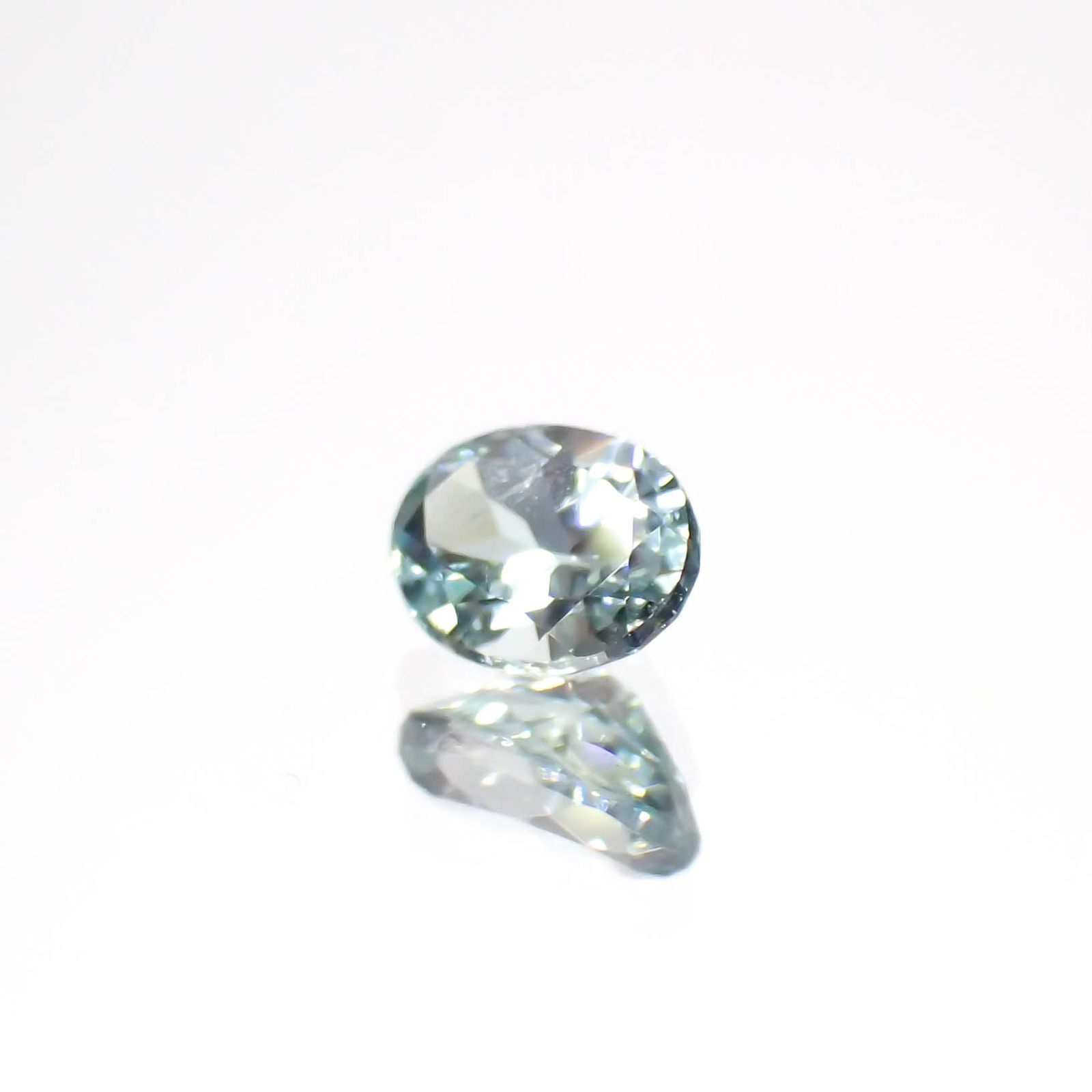 ブルーグリーンコーネルピン(宝石名コーネルピン)タンザニア産 0.17ct 識別済[230421864]3.9x3mm前後