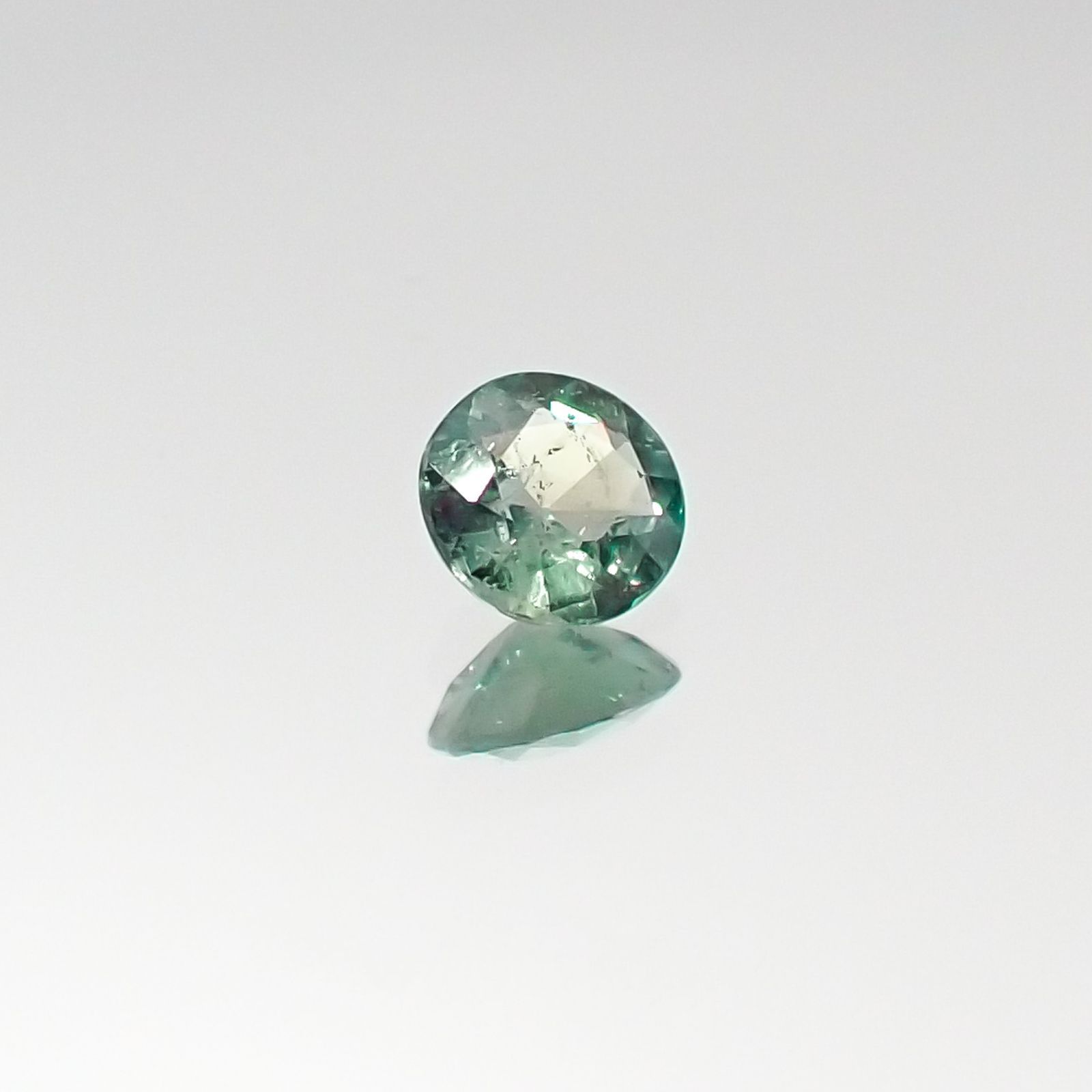 アレキサンドライト(宝石名アレキサンドライト) ブラジル産 0.15ct 識別済[20095536]3.4×3.3mm前後