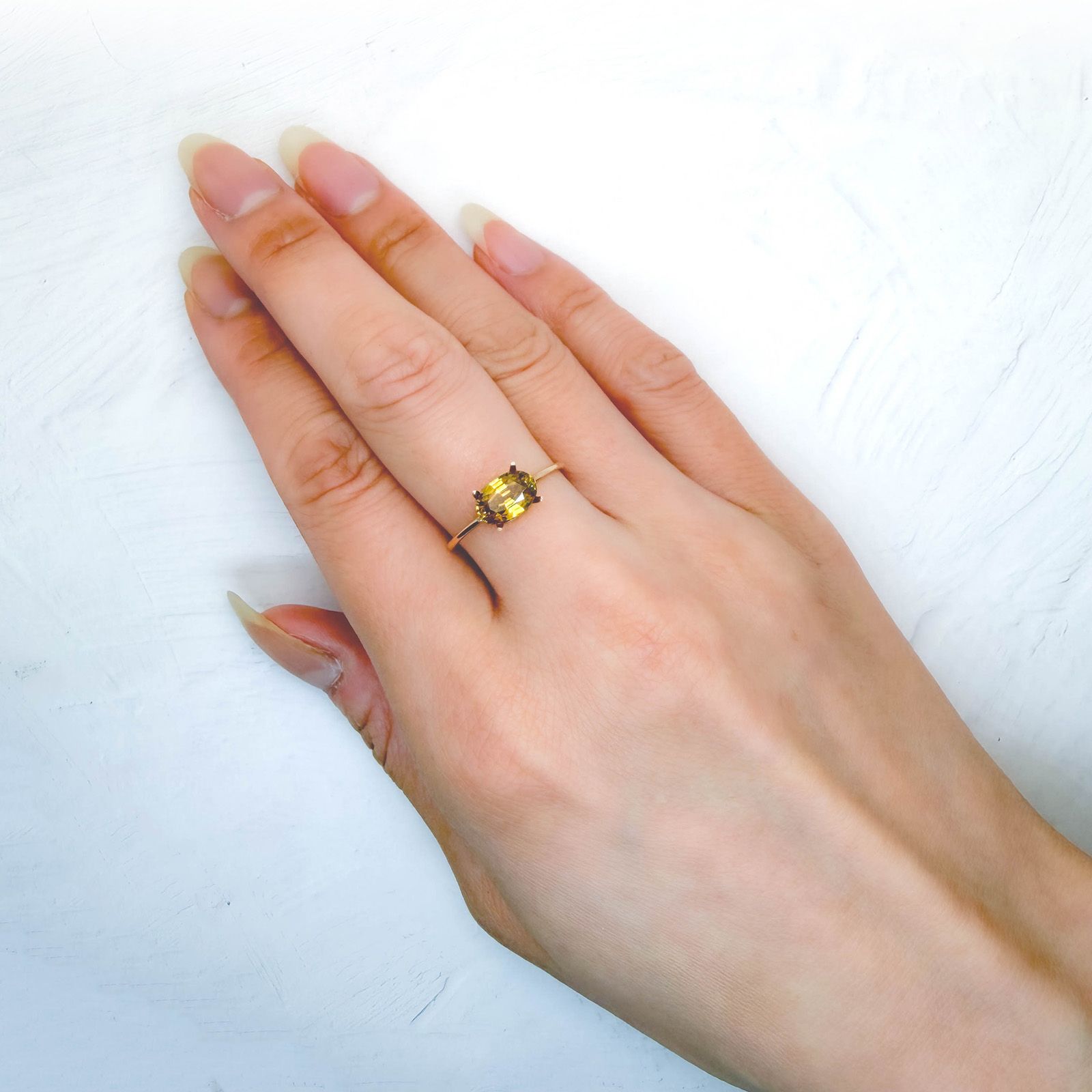イエロージルコン スリランカ/カンボジア産 1.72ct / 8.2x5.5mm前後 [260932964]