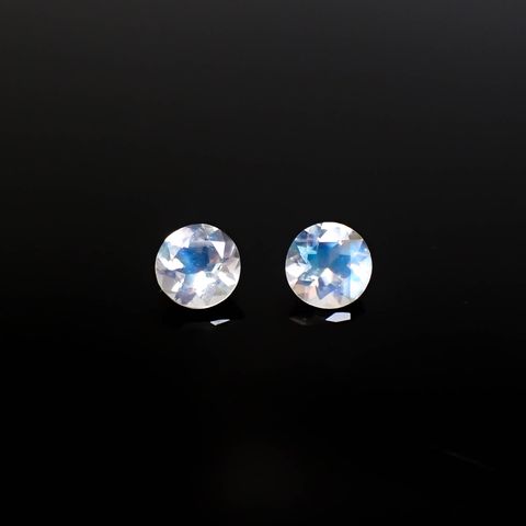 ◇ペアセット◇レインボームーンストーン インド・ビハール産 0.81ct(2pcs合計) 識別済[250430310]5.1x5.1mm前後