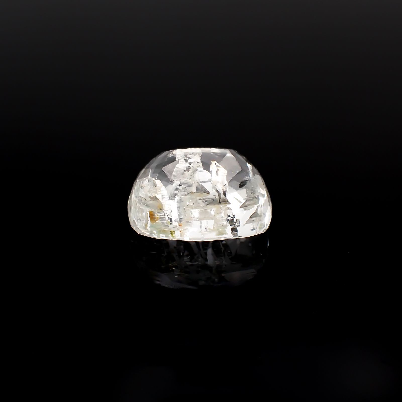ニードルイントパーズ(チューブイントパーズ) ブラジル産 19.70ct[221018519]16.5x13.4mm前後