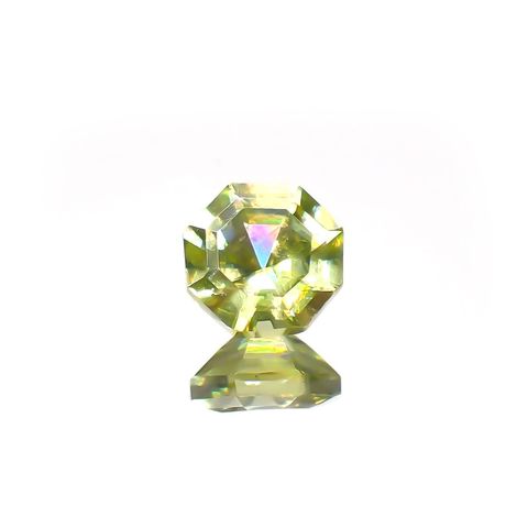 ◇オクタゴンカット◇スフェーン(宝石名スフェーン)マダガスカル産 識別済 0.63ct / 5.1x5.1mm前後 [231224749]