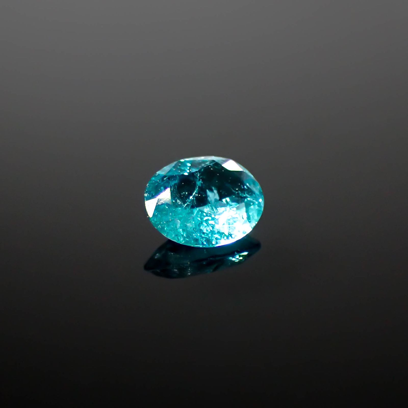 パライバトルマリン ブラジル・パライバ州バターリャ鉱山産 0.25ct [250730735]4.9x4mm前後