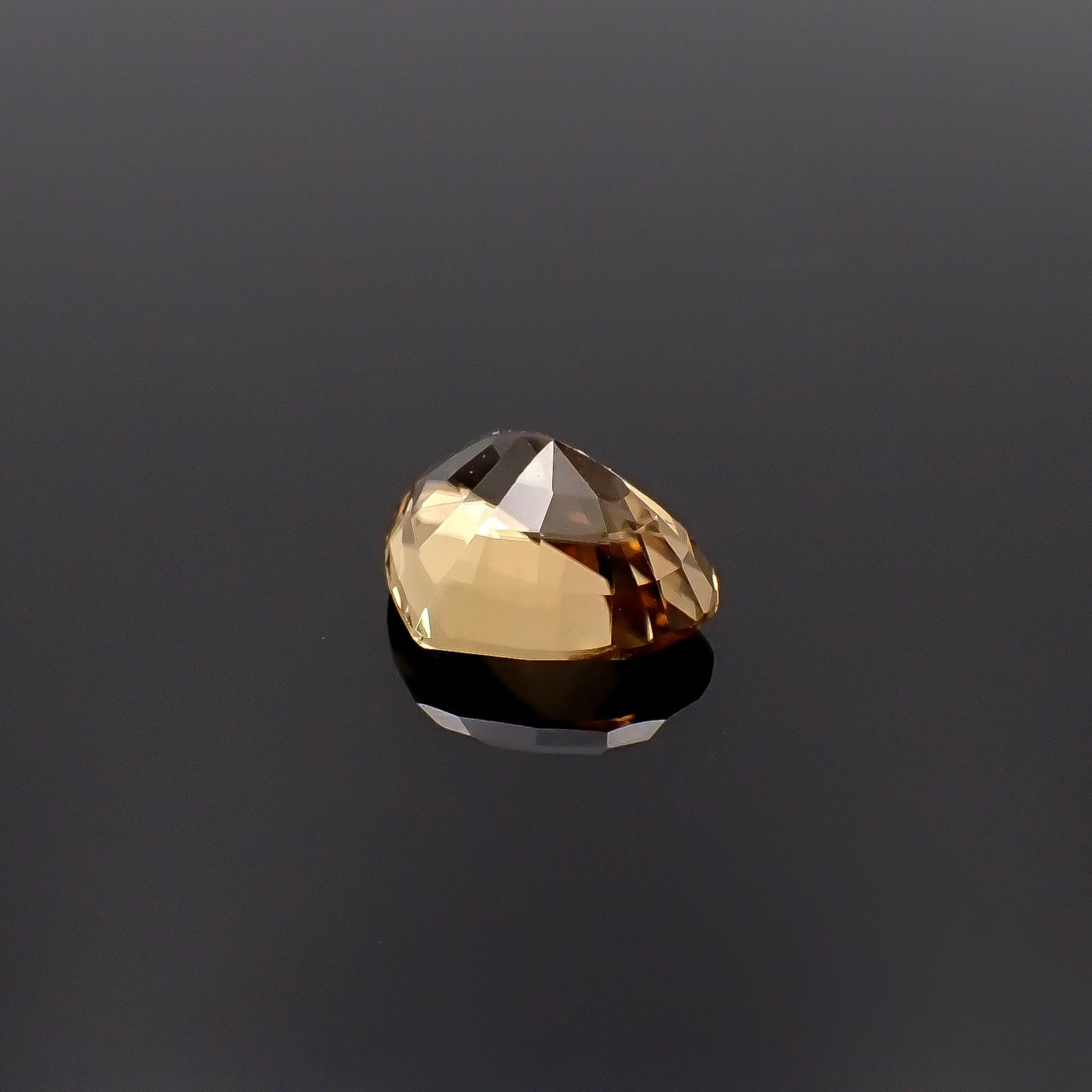 シンハライト(宝石名シンハライト)スリランカ産 6.582ct ソ付(彩珠)[240527767]10.6x13.2mm前後