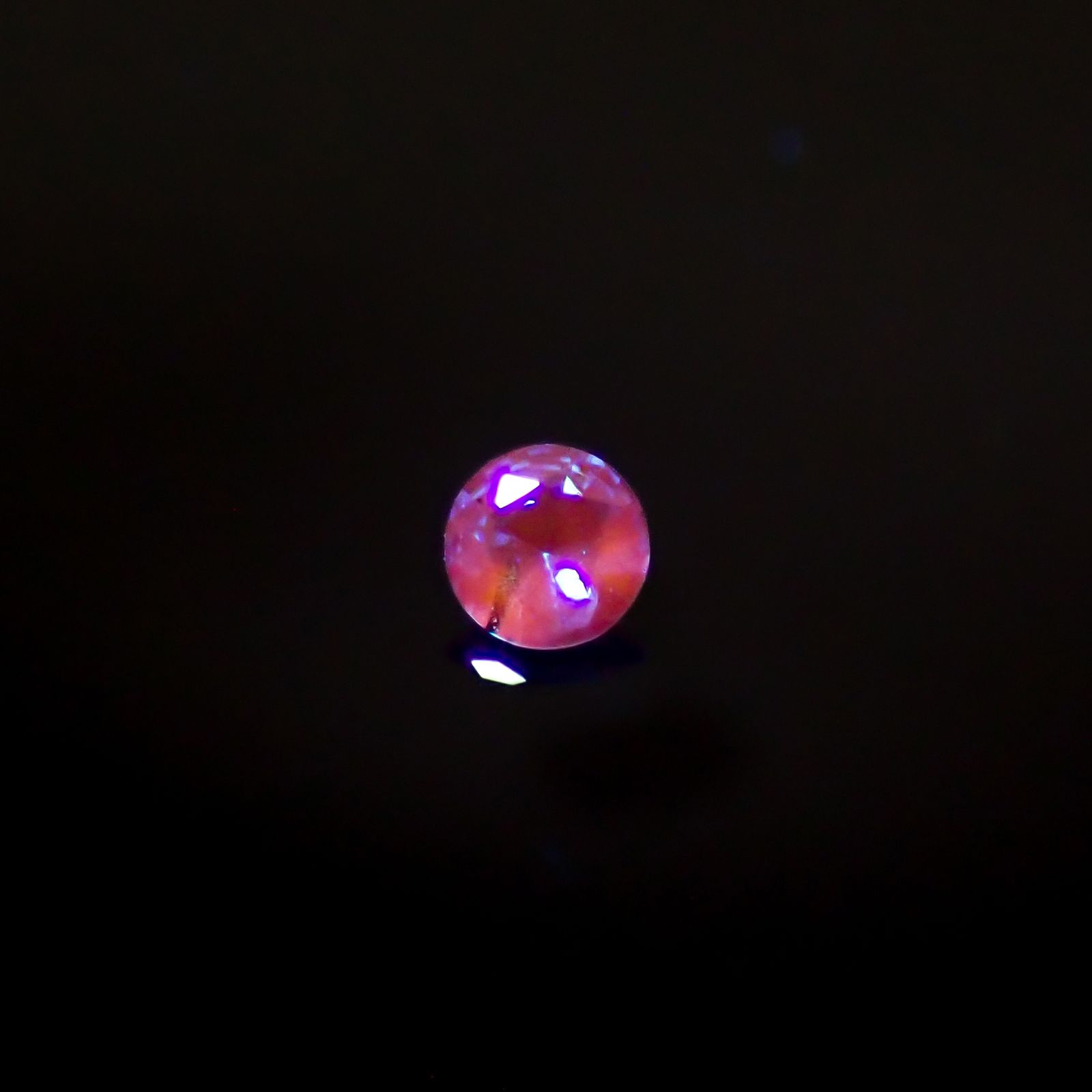 アウイナイト フルオレッセンス ドイツ産 0.024ct[240628309]2x1.9mm前後