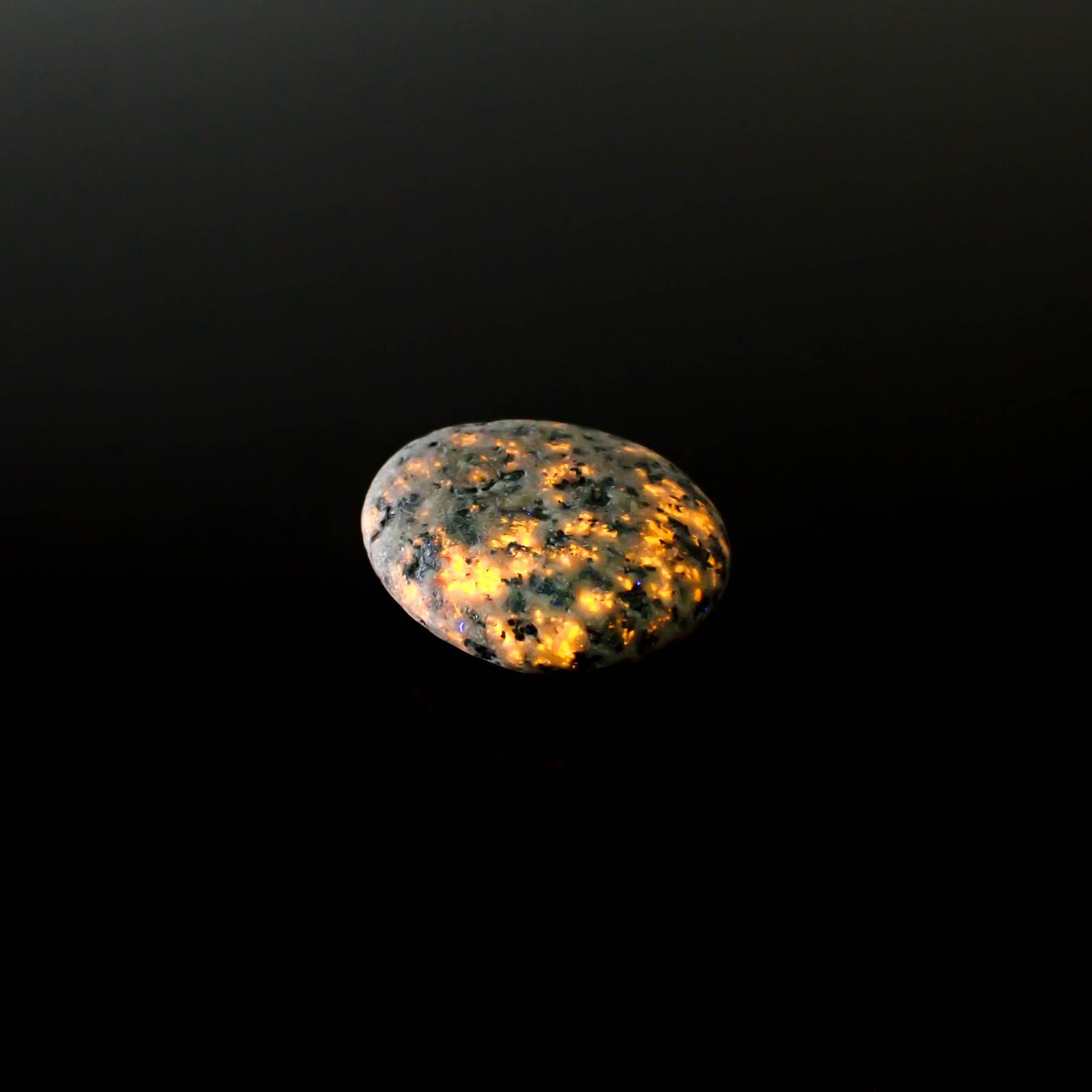 ユーパーライト 原石 （ギャランティカード付） 発見地：アメリカ・スペリオル湖 34.80ct [250530477]25.3x19.9mm前後