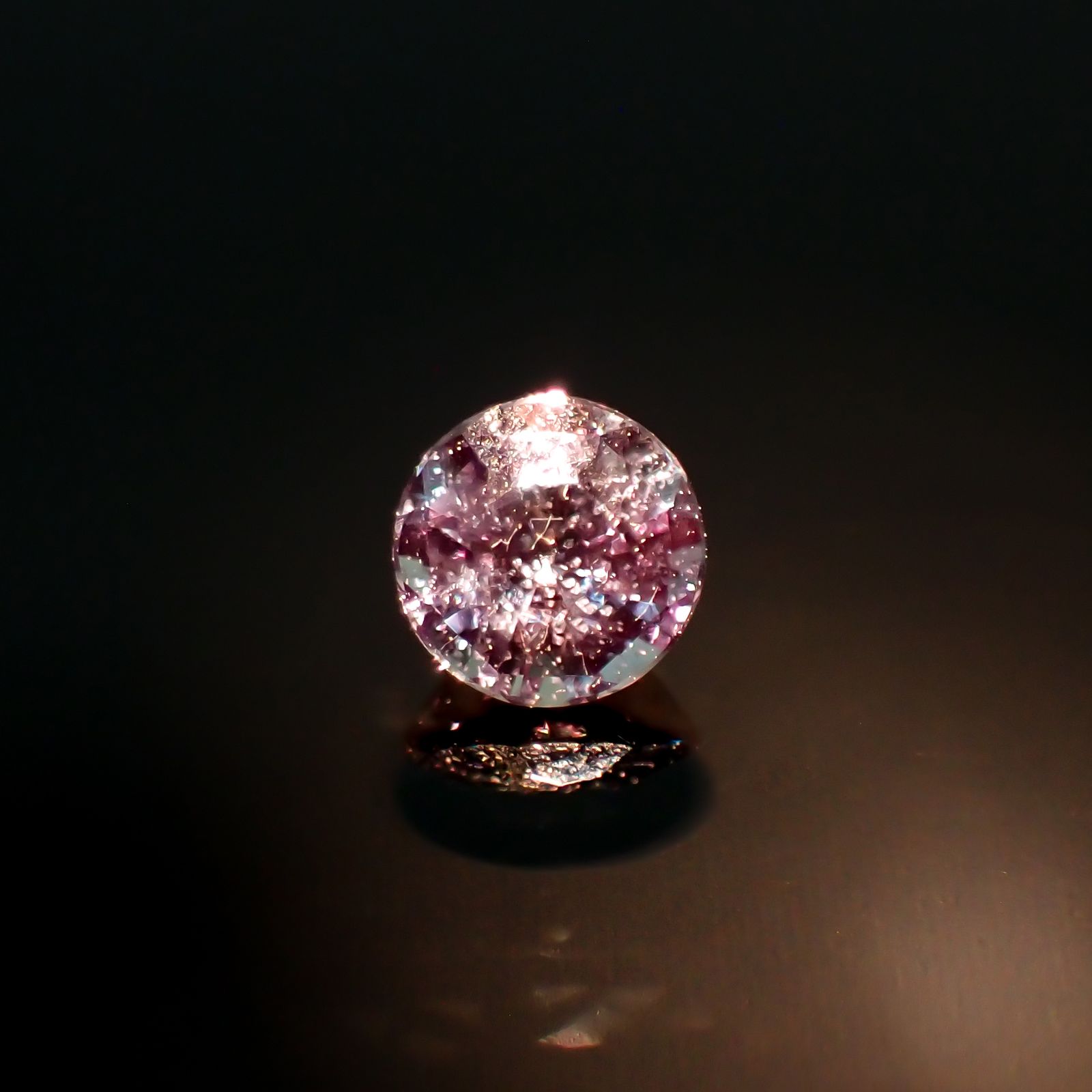 アレキサンドライト(宝石名アレキサンドライト)ブラジル産/EmeraldMains社製 0.172ct ソ付(彩珠)[231224618]3.2x3.2mm前後