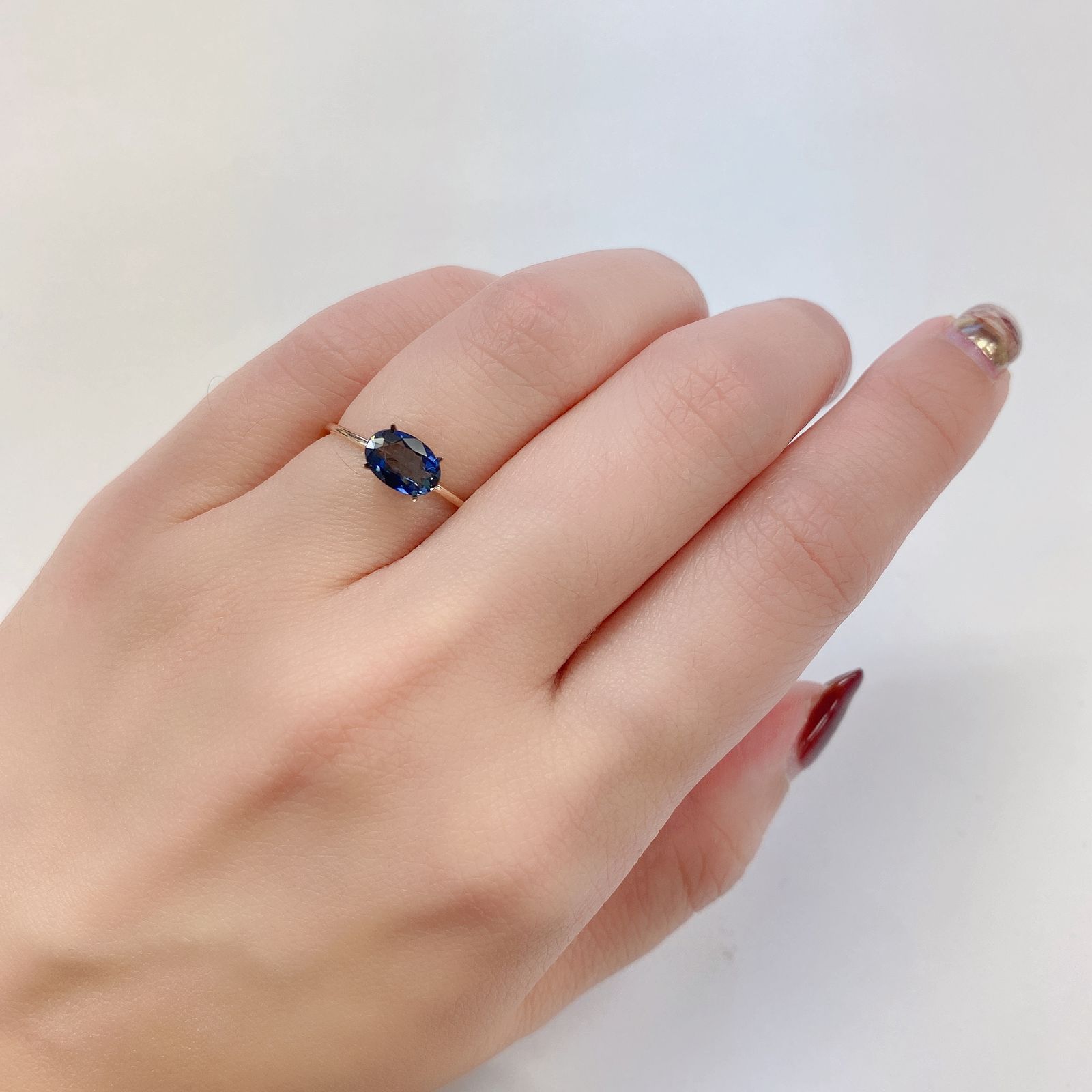 インディゴライト(宝石名ブルー・トルマリン) ブラジル産 0.766ct ソ付(彩珠)[20073911]7.5×5.3mm前後