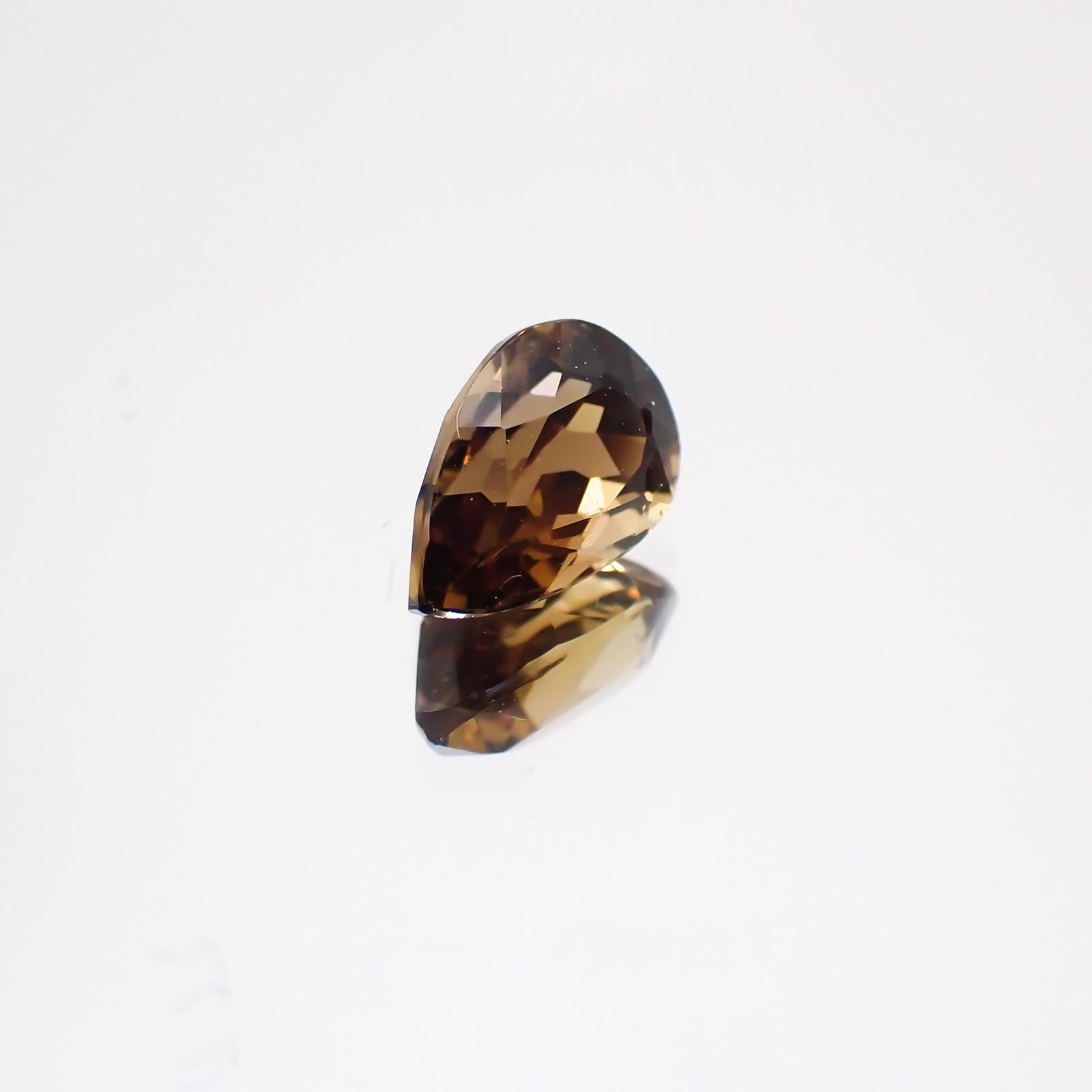 エンスタタイト(宝石名エンスタタイト)タンザニア産 0.92ct 識別済[231124321]7.1x4.8mm前後