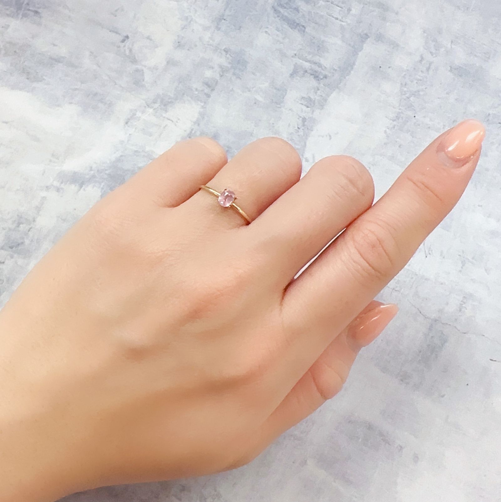 シルキーピンクスピネル(宝石名ピンク・スピネル)タンザニア産 0.37ct 識別済[230120252]4.7x3.6mm前後