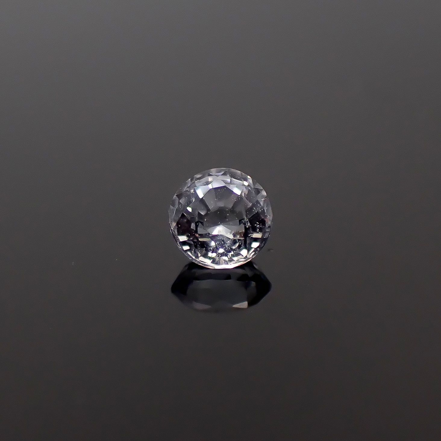 テネブレッセンススキャポライト アフガニスタン産 0.14ct / 3.3x3.3mm前後 [260432046]