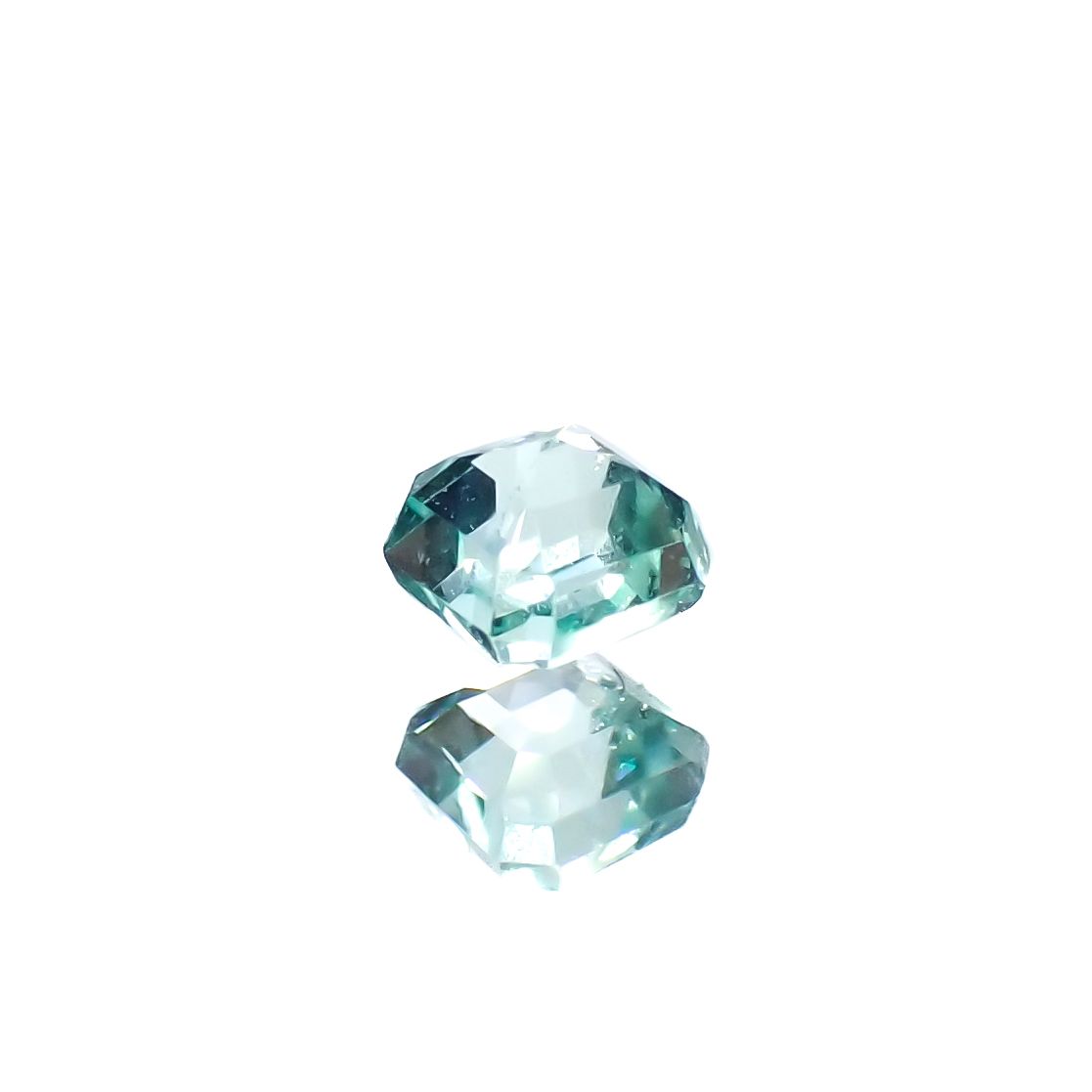 パステルカラーエメラルド コロンビア産 0.18ct[240225947]3x2.9mm前後
