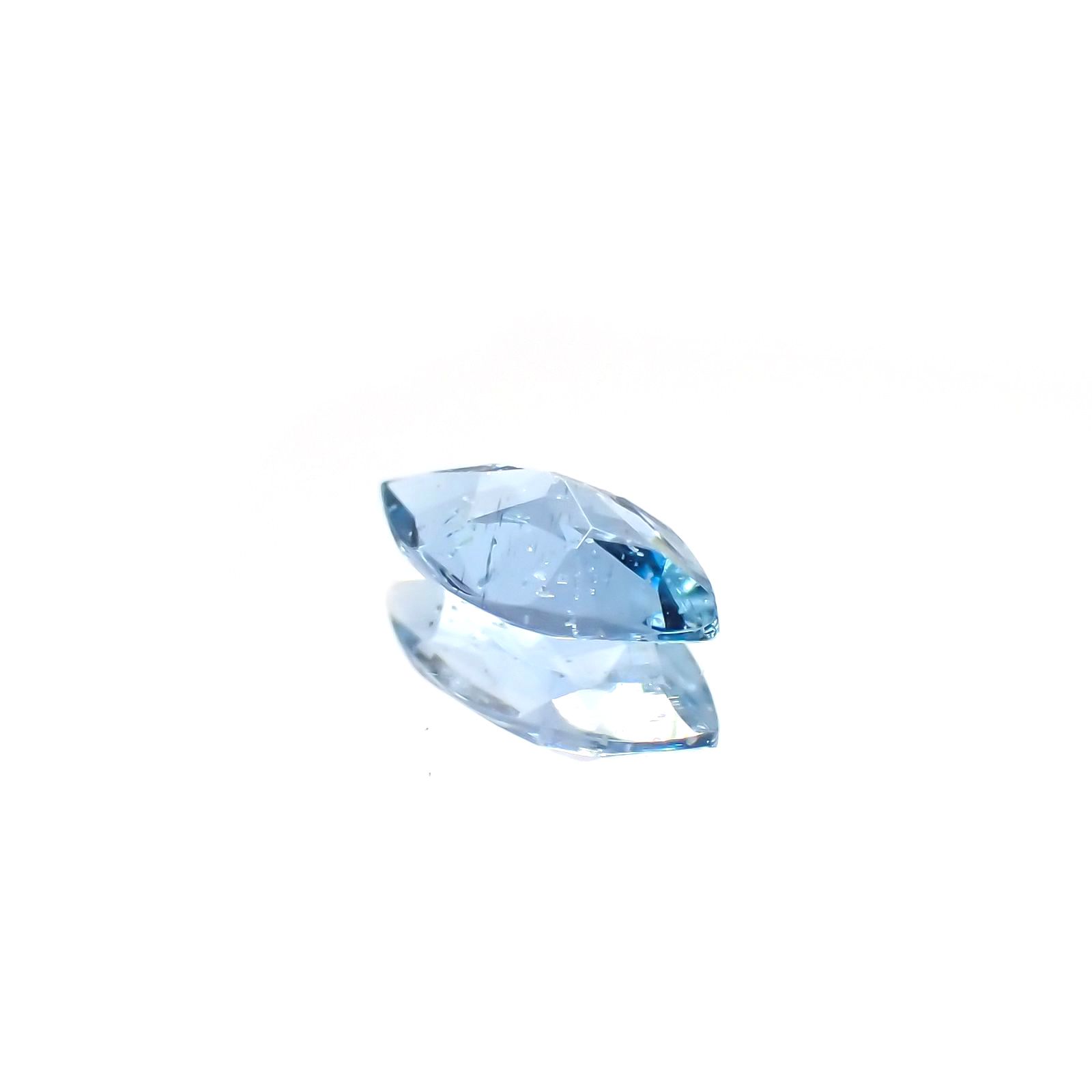 サンタマリアアクアマリン(宝石名アクアマリン) ブラジル産 0.19ct 識別済[210611409]6×3mm前後