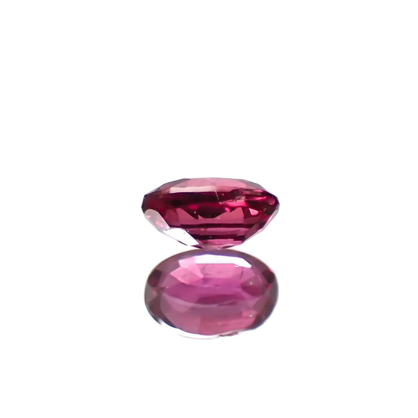 ルビー ビルマ/モザンビーク産 0.15ct [250630508]3.6x2.5mm前後