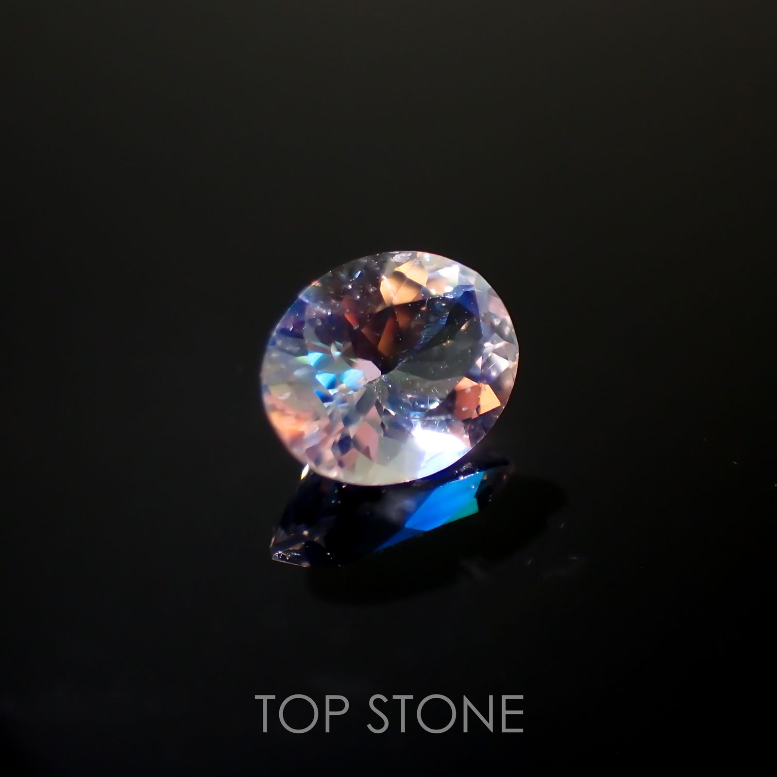 レインボームーンストーン(宝石名ラブラドライト)マダガスカル産 0.64ct 識別済[211113745]6.7x5.3mm前後