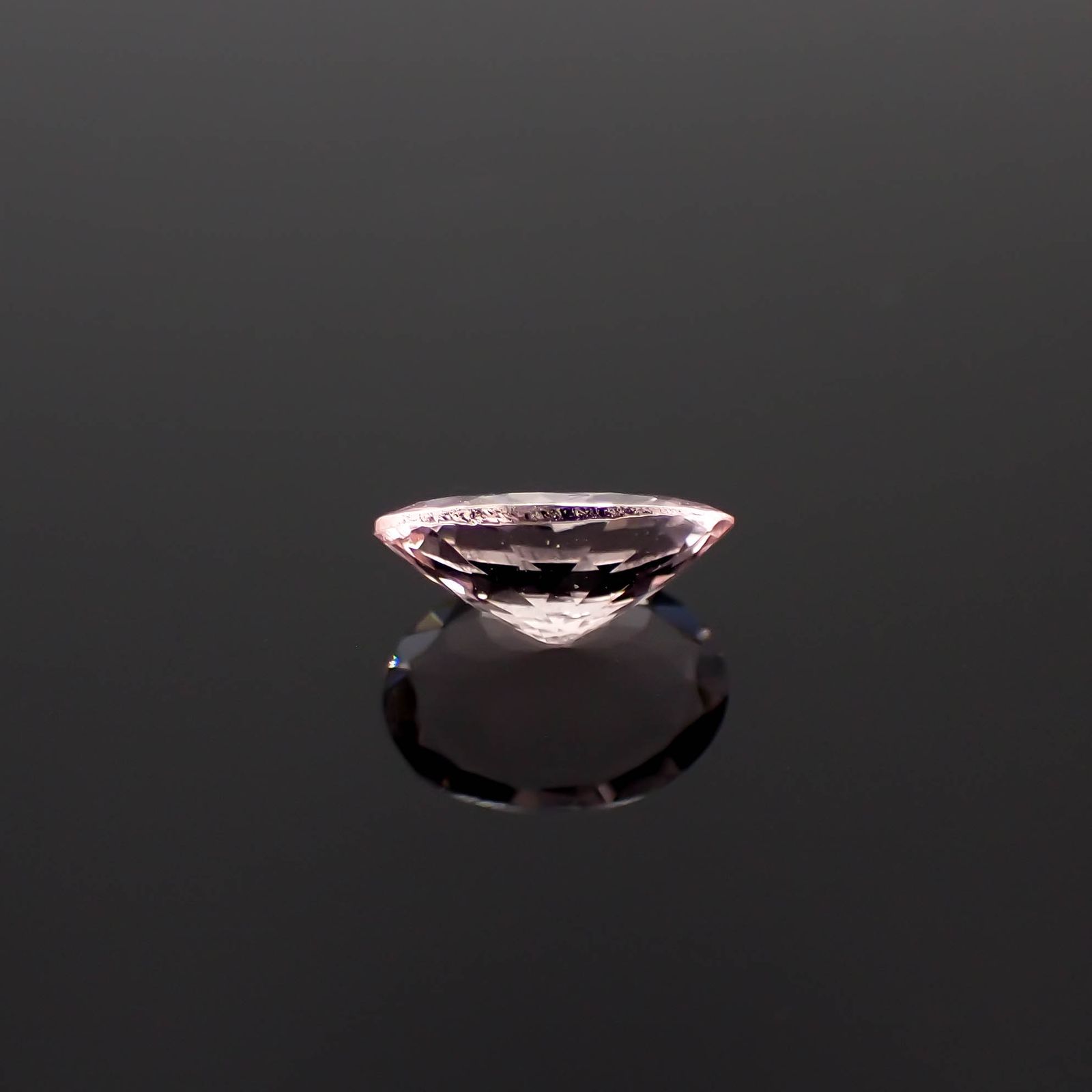 モルガナイト ブラジル産 0.79ct[240326772]7.9x6mm前後