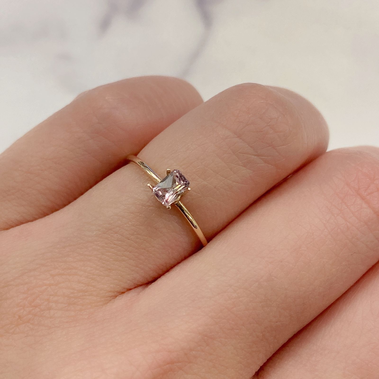 ピンクトルマリン 非加熱(宝石名ピンク・トルマリン) ナイジェリア産 0.28ct 識別済[20128981]4.5×3.2mm前後