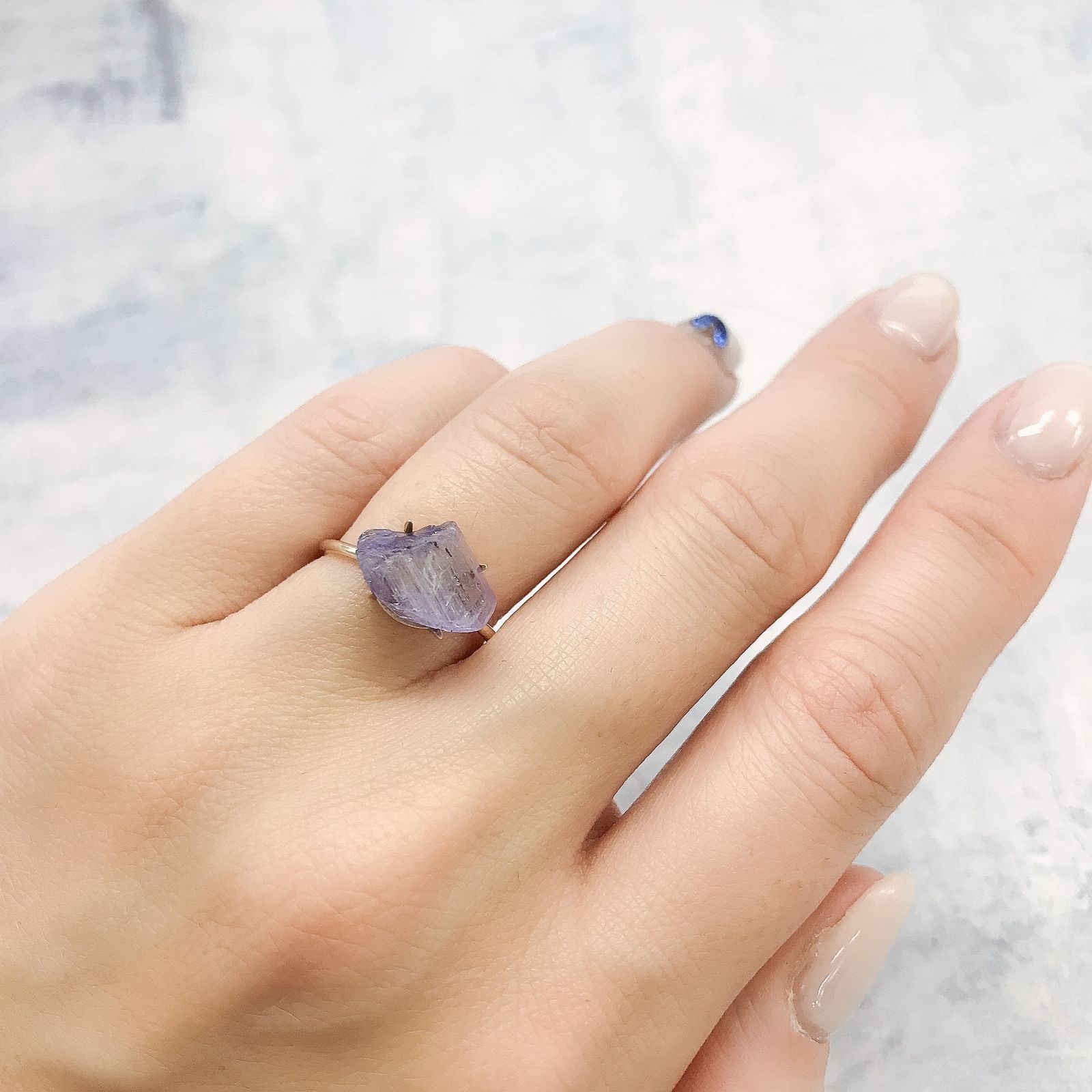 バイカラータンザナイト 原石 タンザニア産 4.68ct[220515864]12.1x7.7mm前後