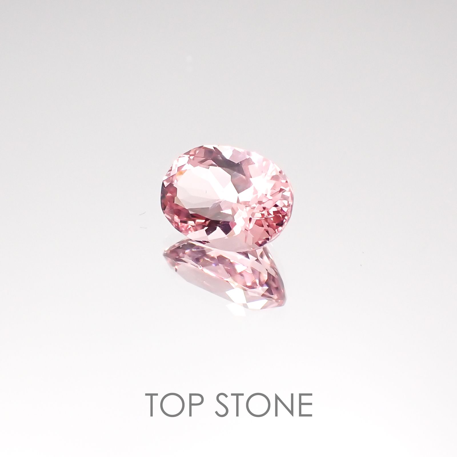 モルガナイト ナイジェリア産 ルース 1.62ct[20117401]8.9×6.5mm前後