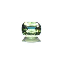 グリーンジルコン(宝石名ジルコン)スリランカ/カンボジア産 0.99ct 識別済[220114895]6.8x4.9mm前後