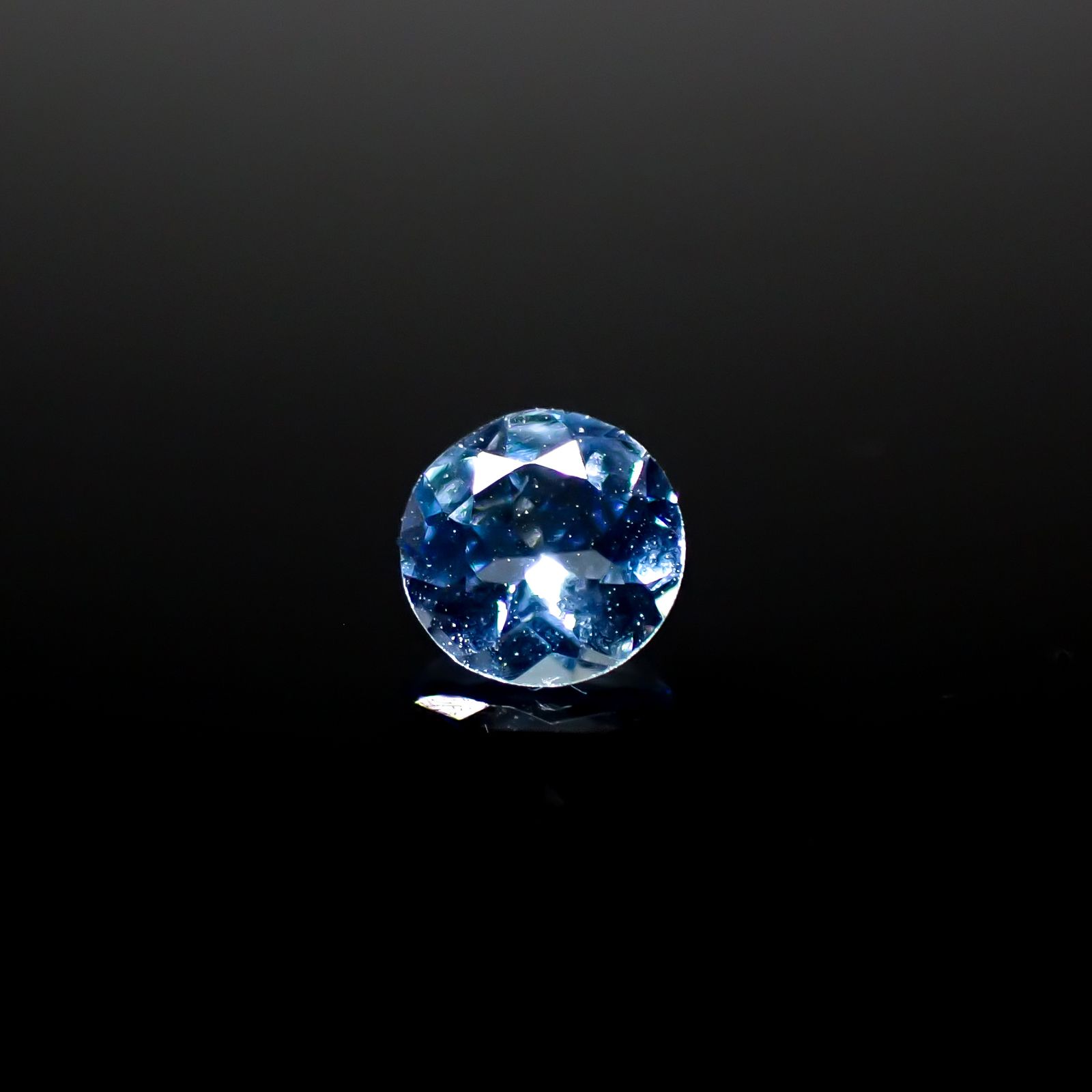 サンタマリアアクアマリン ブラジル産 0.17ct[240225988]3.7x3.7mm前後