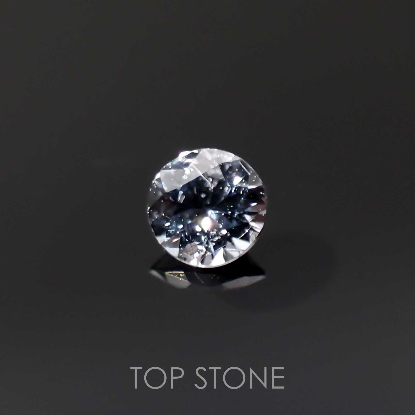カラーチェンジガーネット アレキタイプ(宝石名ガーネット)マダガスカル・ベキリー産 0.078ct 識別済[221119055]2.6x2.6mm前後