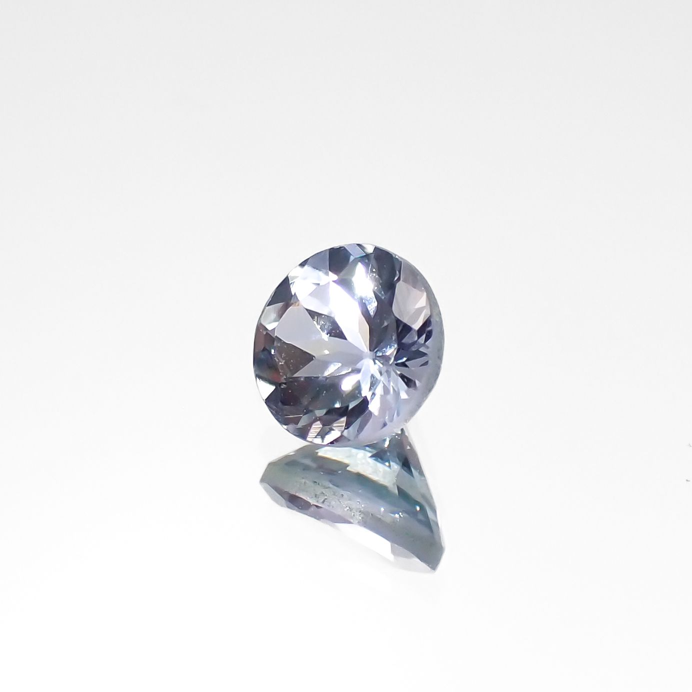 バイカラータンザナイト(宝石名ゾイサイト)タンザニア産 0.44ct 識別済[230421796]4.6x4.6mm前後