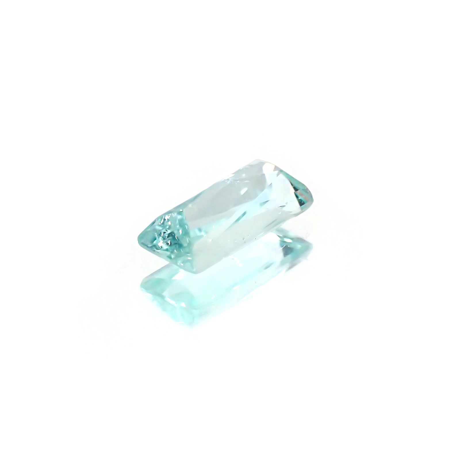 パライバトルマリン(宝石名トルマリン/別名パライバ・トルマリン)モザンビーク産 識別済 0.53ct / 6.8x3.3mm前後 [230421883]