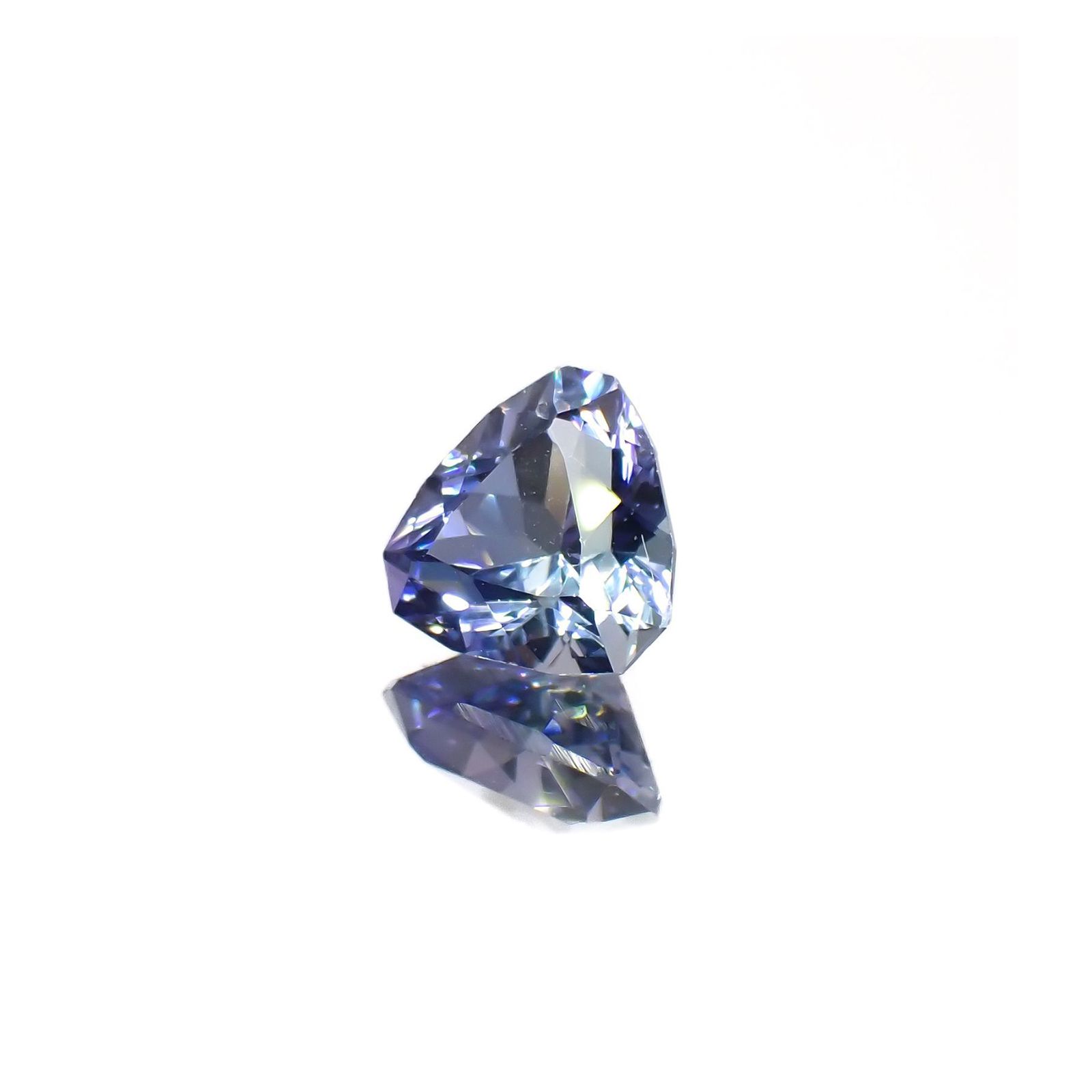 ◇カスタムカット◇タンザナイト(宝石名タンザナイト)タンザニア産 0.67ct 識別済[221118964]5.5x5.9mm前後
