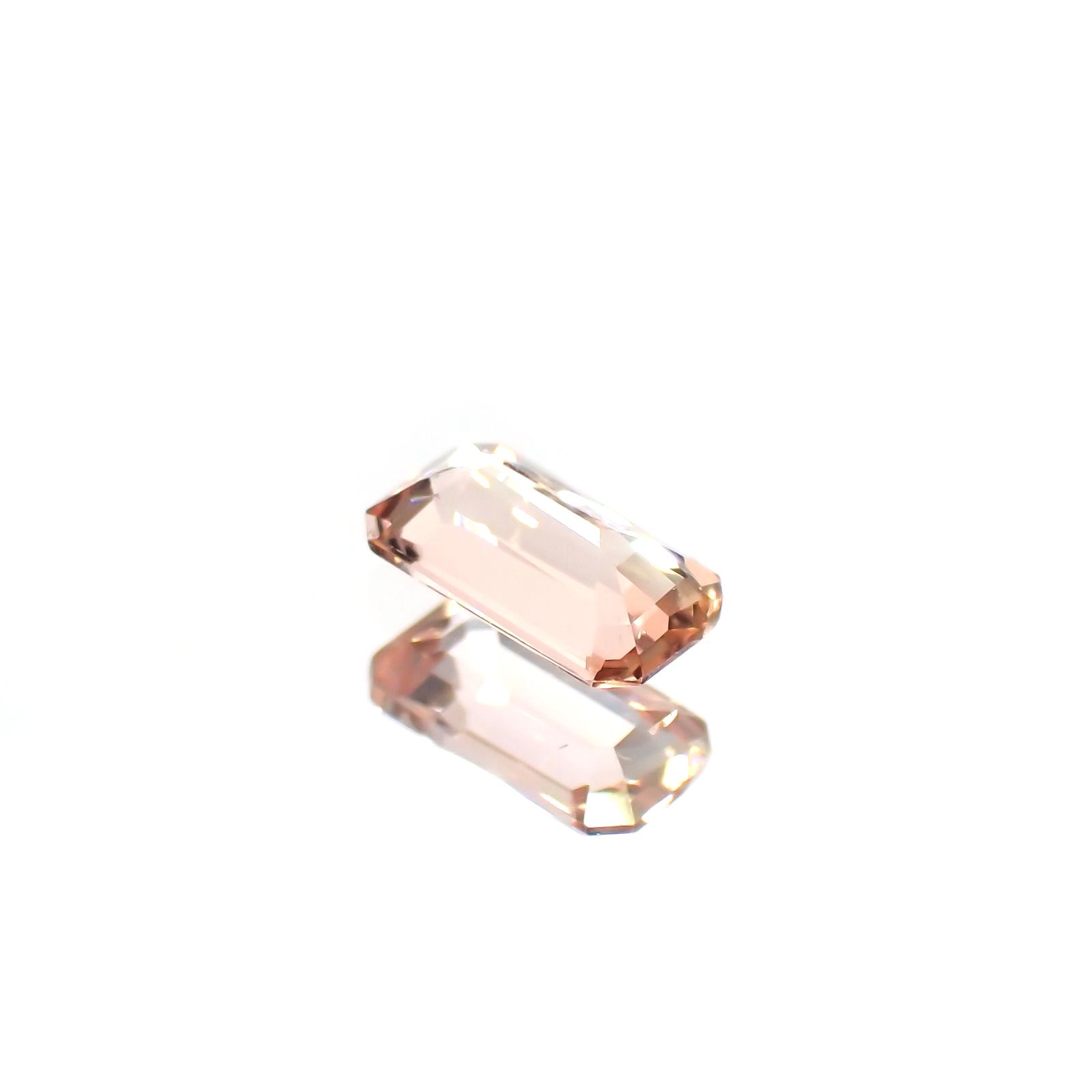 インペリアルトパーズ(宝石名トパーズ)ブラジル産 0.35ct 識別済[220114955]5.7x3.1mm前後