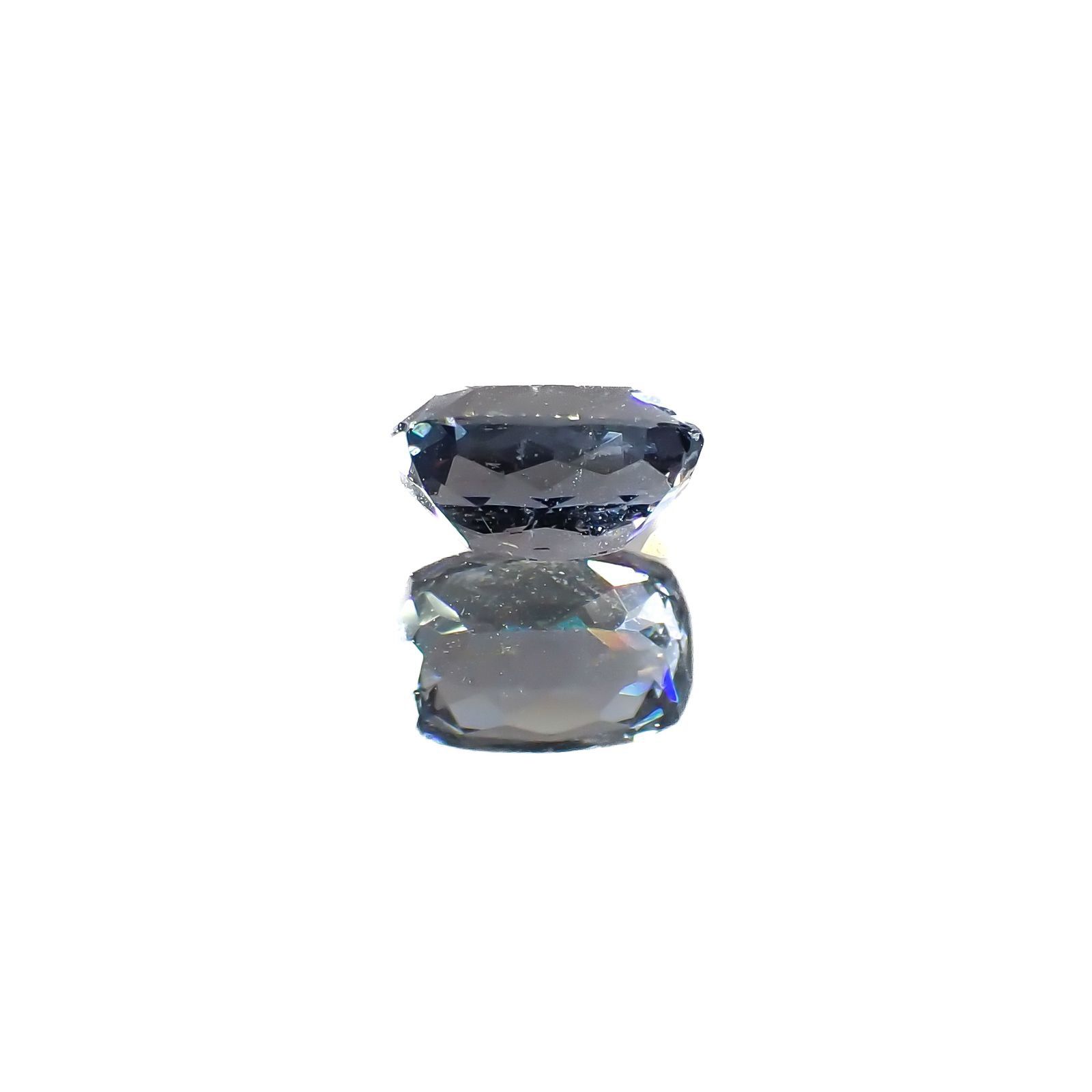 グレースピネル(宝石名スピネル)ビルマ/マダガスカル産 0.80ct 識別済[220716820]6.3x4.4mm前後