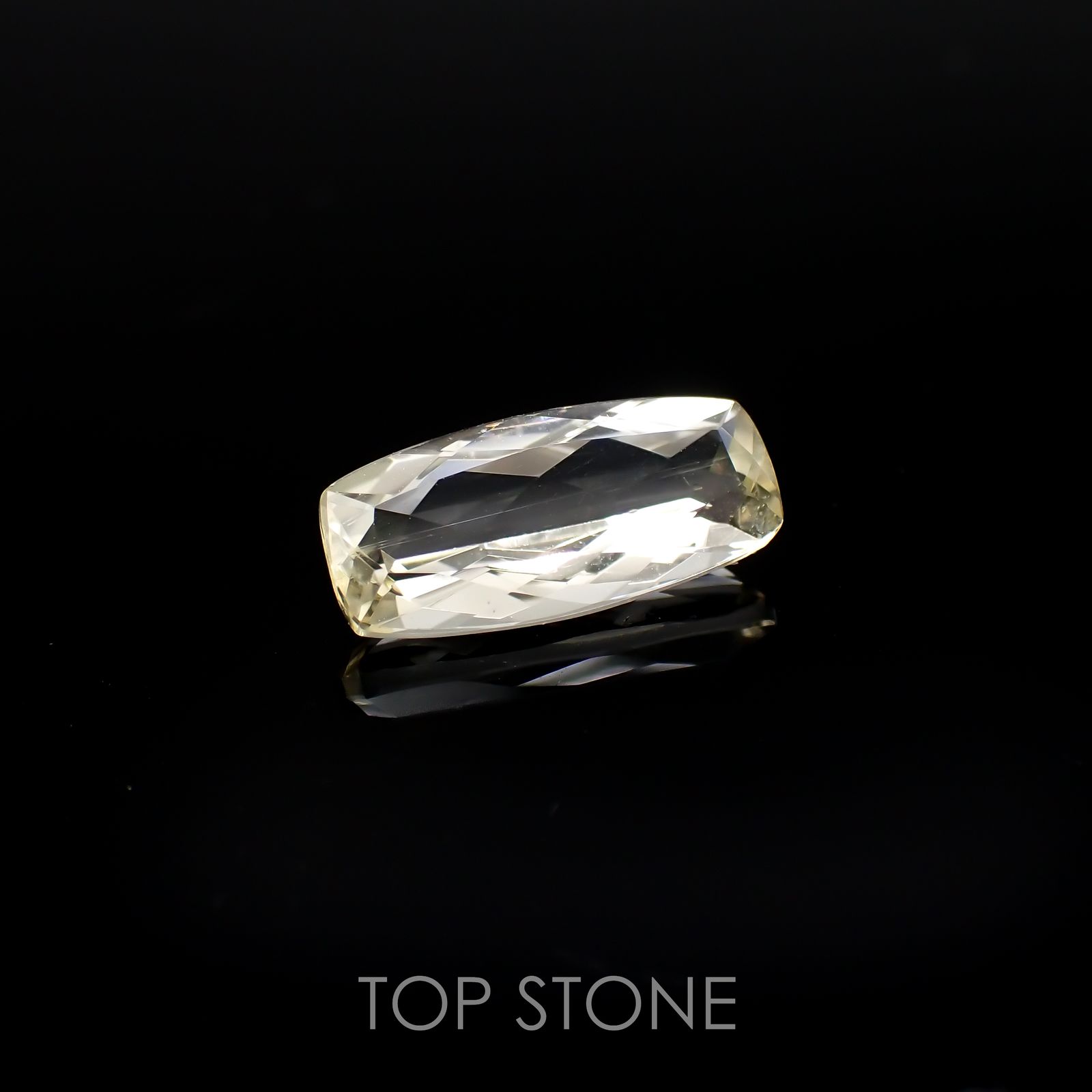 イエロースキャポライト(宝石名イエロー・スキャポライト)ブラジル・ミナスジェライス州産 2.17ct 識別済[220918023]13x5.9mm前後