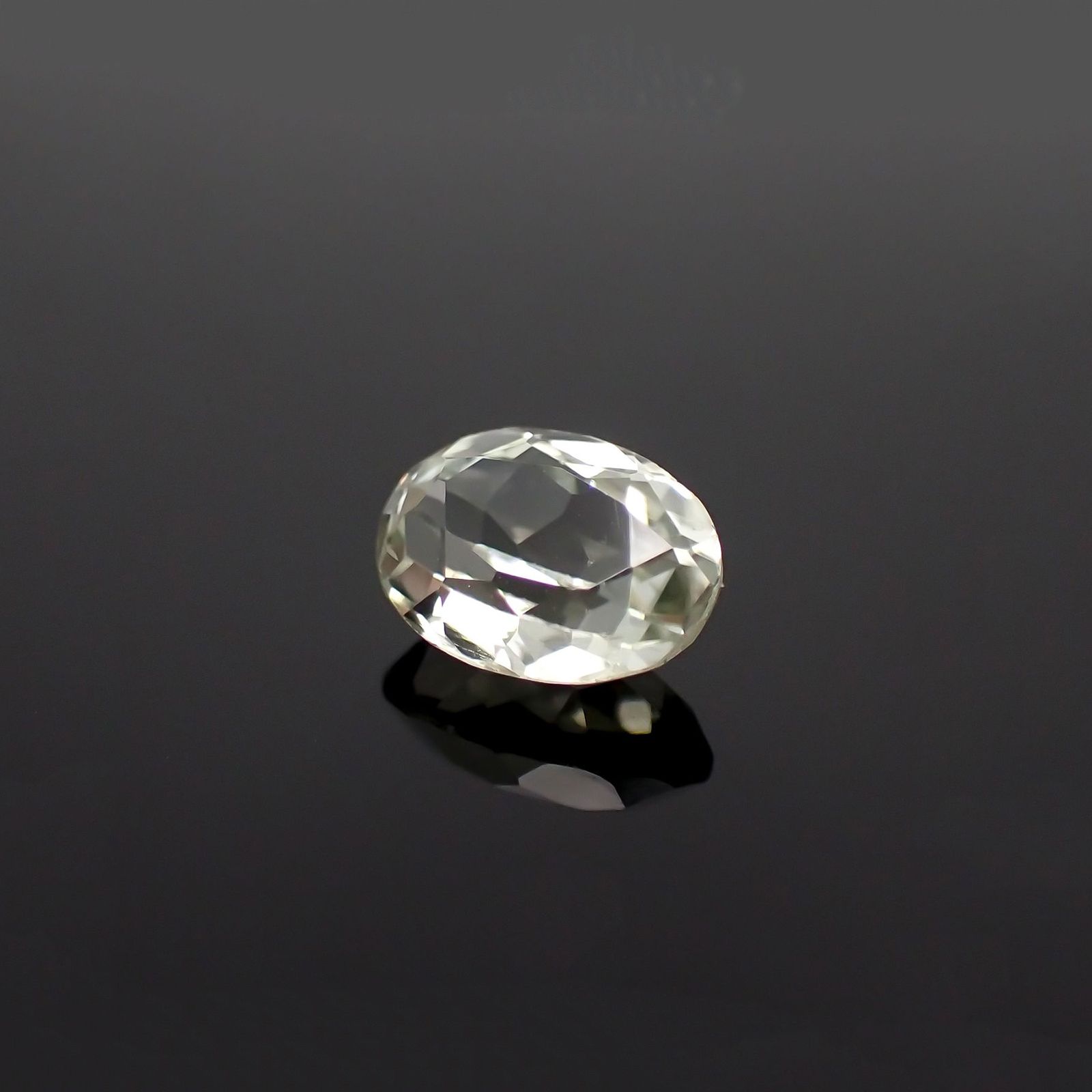 シリマナイト(宝石名シリマナイト)インド産 識別済 1.39ct / 8.1x6mm前後 [221018461]