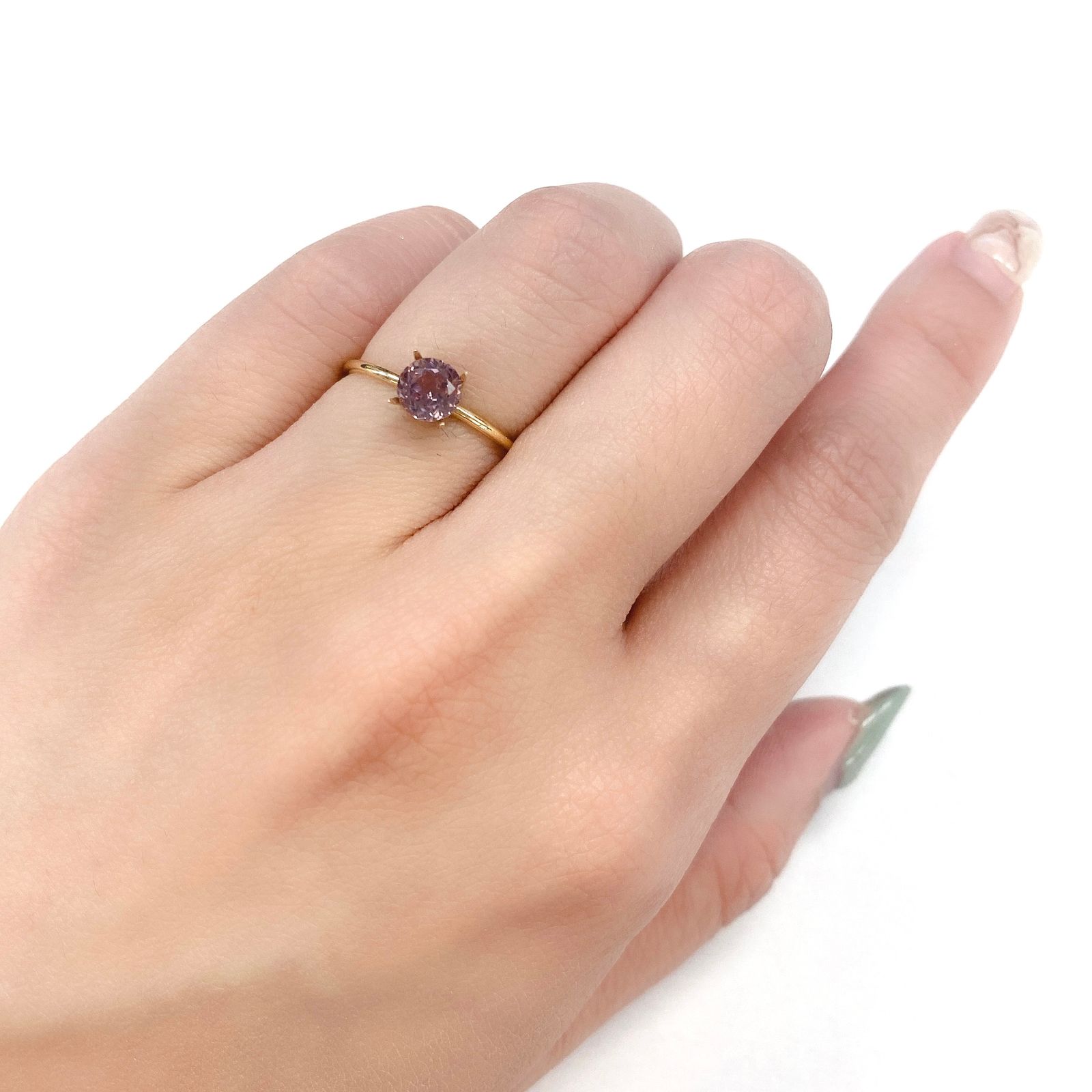 カラーチェンジマラヤガーネット(宝石名ガーネット) タンザニア産 0.78ct 識別済[21049657]5.3×5.3mm前後
