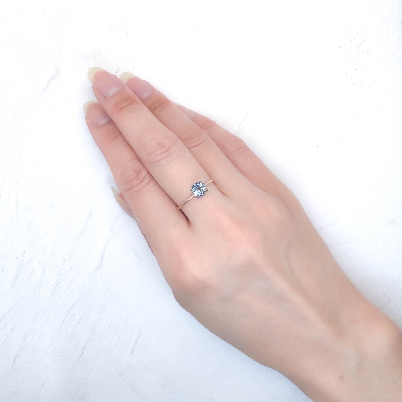 ◇オクタゴンカット◇タンザナイト 非加熱 タンザニア産 0.76ct / 5.5x5.5mm前後 [251031216]