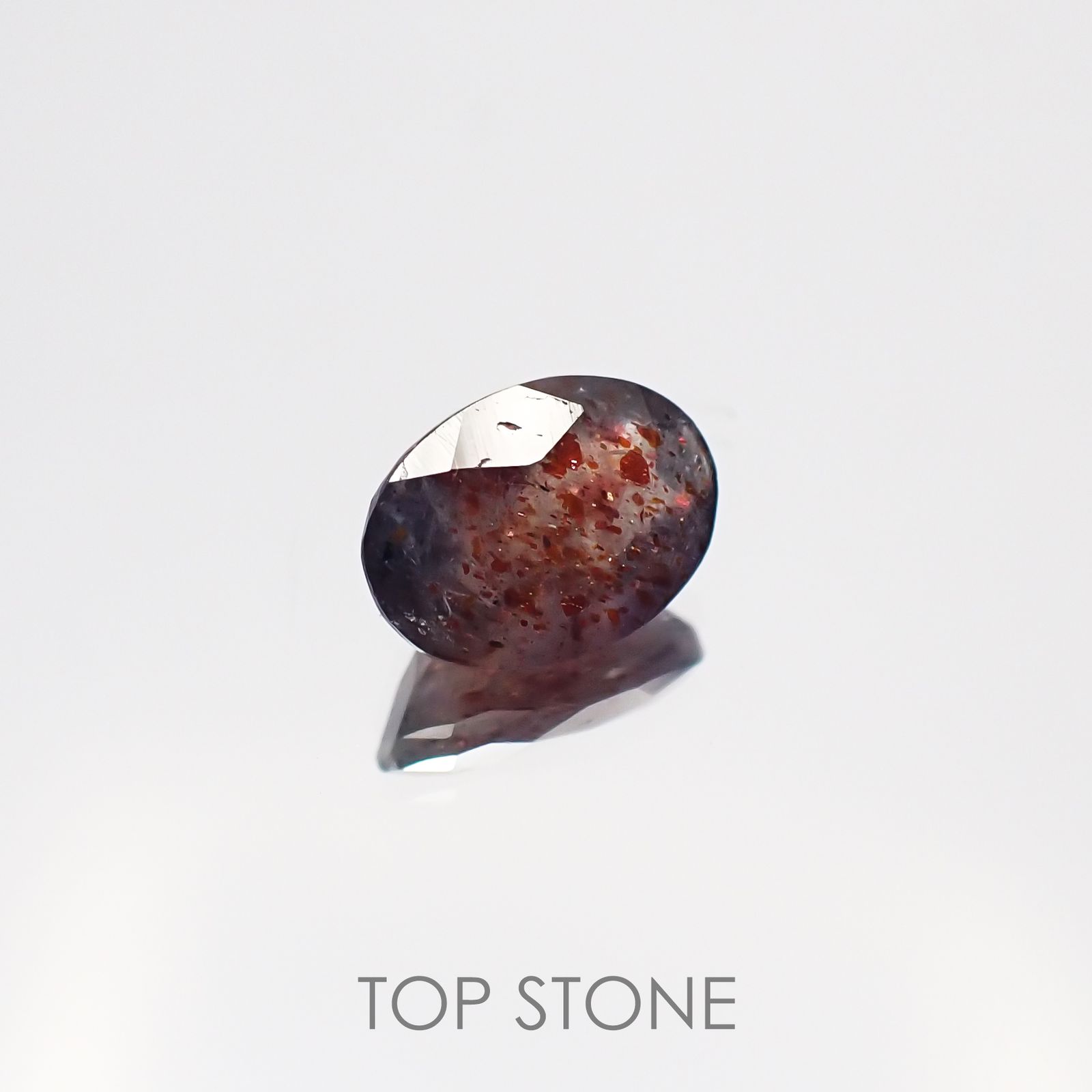 ブラッドショットアイオライト インド産 ルース 0.68ct[210611115]7.1×5.1mm前後
