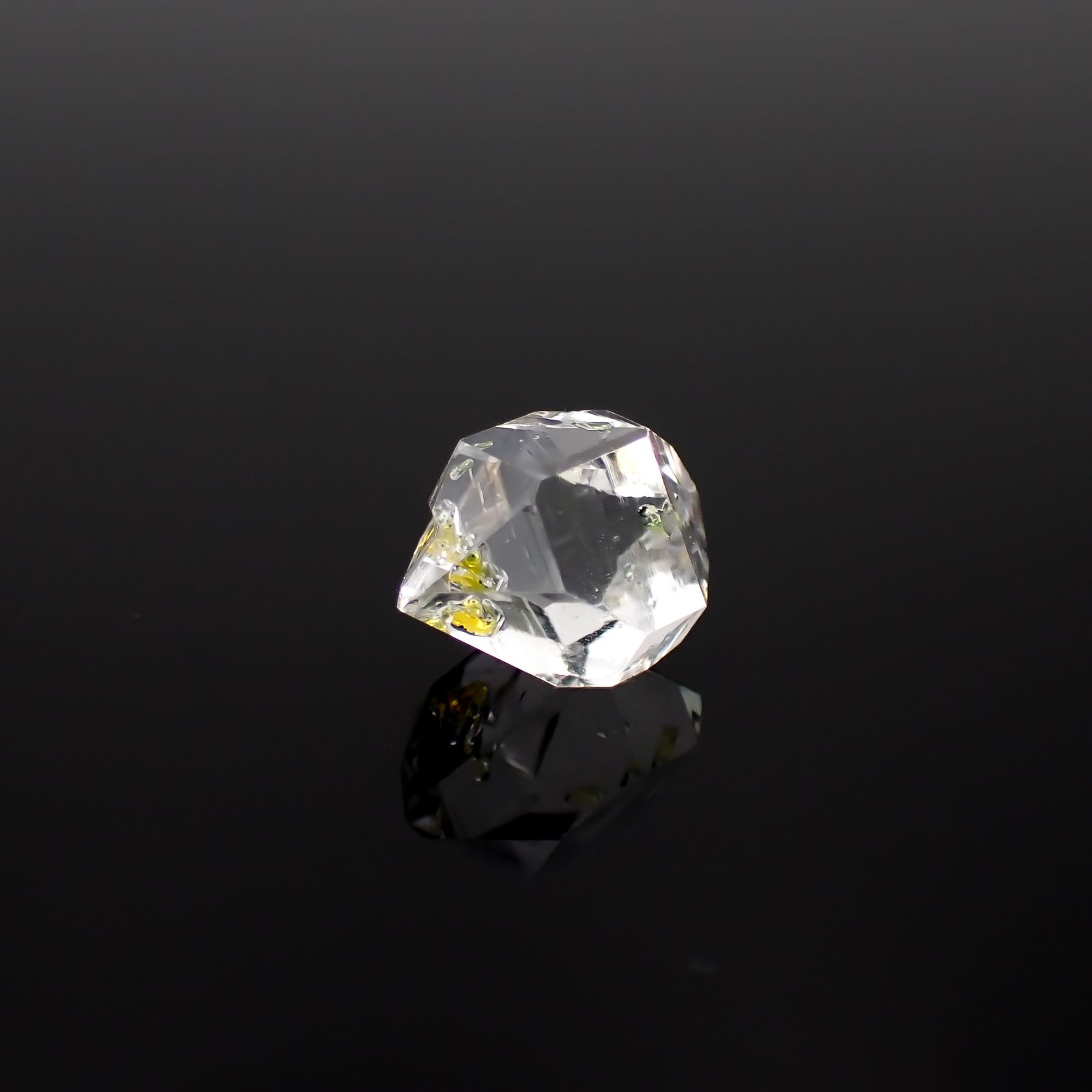オイルインクォーツ原石 パキスタン産 4.67ct [231224716]12.7x9mm前後