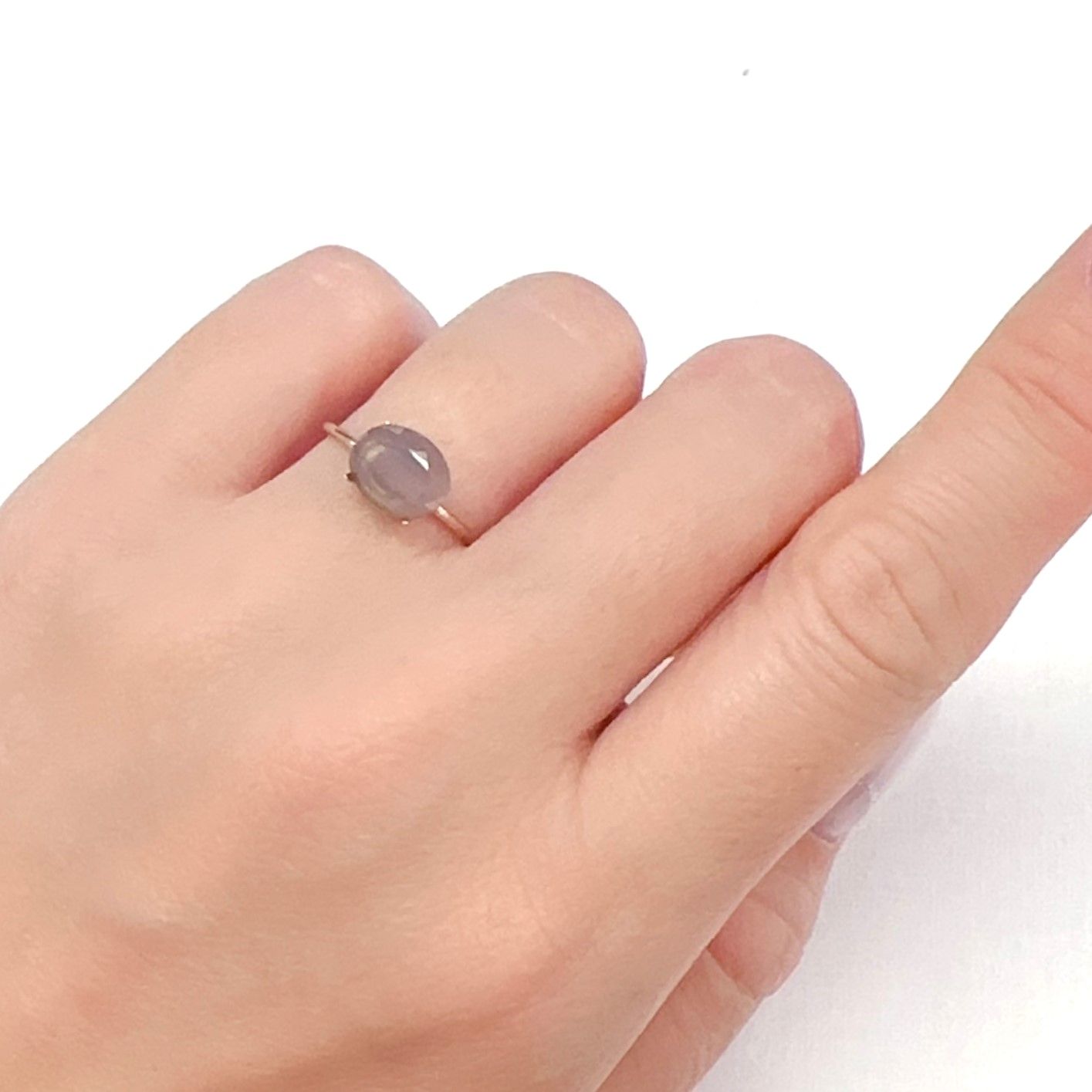 アイリスカルセドニー ブラジル・ミナスジェライス州産 0.98ct[240527806]8.7x7mm前後