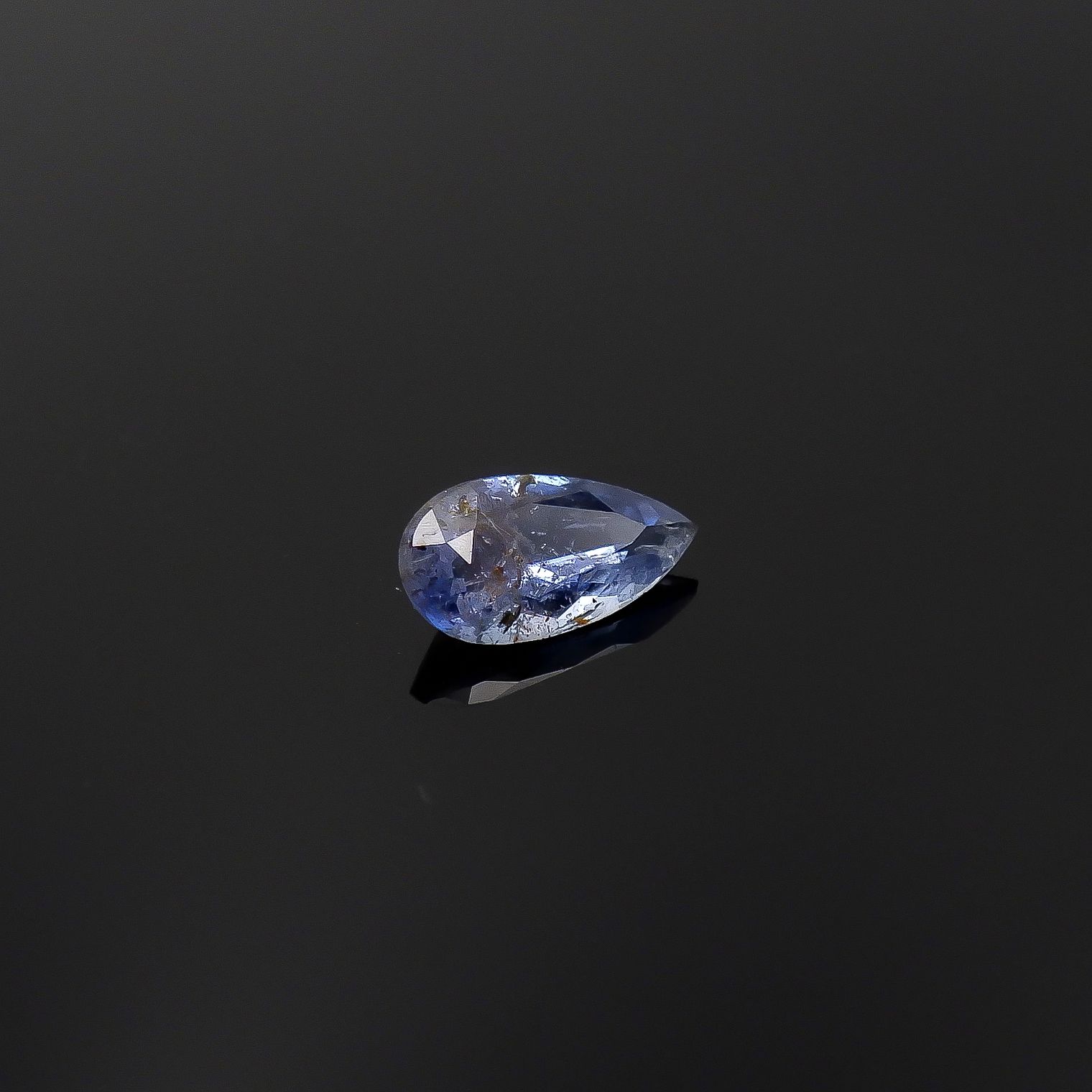 ジェレメジェバイト(宝石名エレメージェバイト)ナミビア産 ソ付(彩珠) 0.311ct / 6.6x3.4mm前後 [230823131]